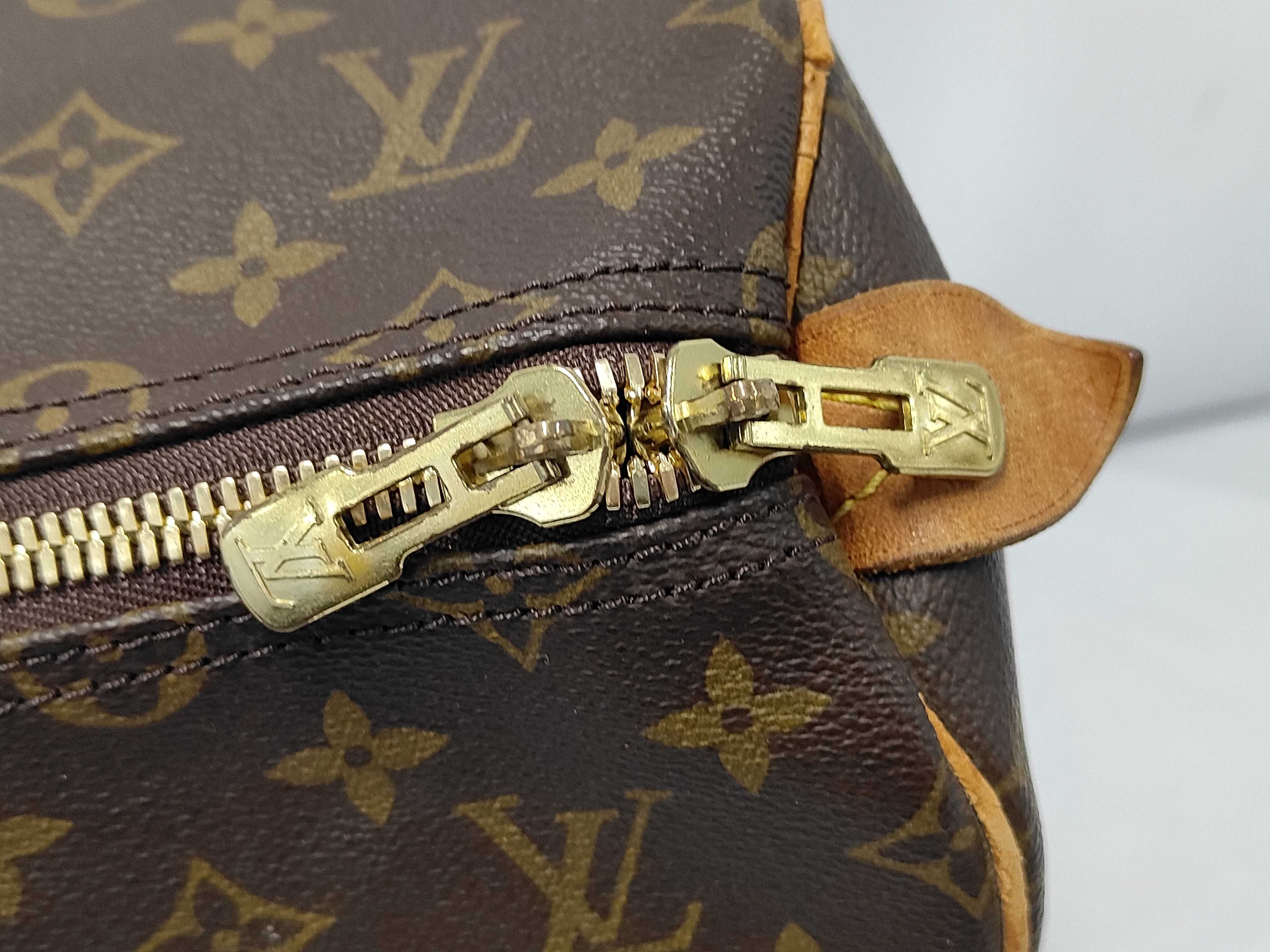 LV Keepall 55 Bag — view 11