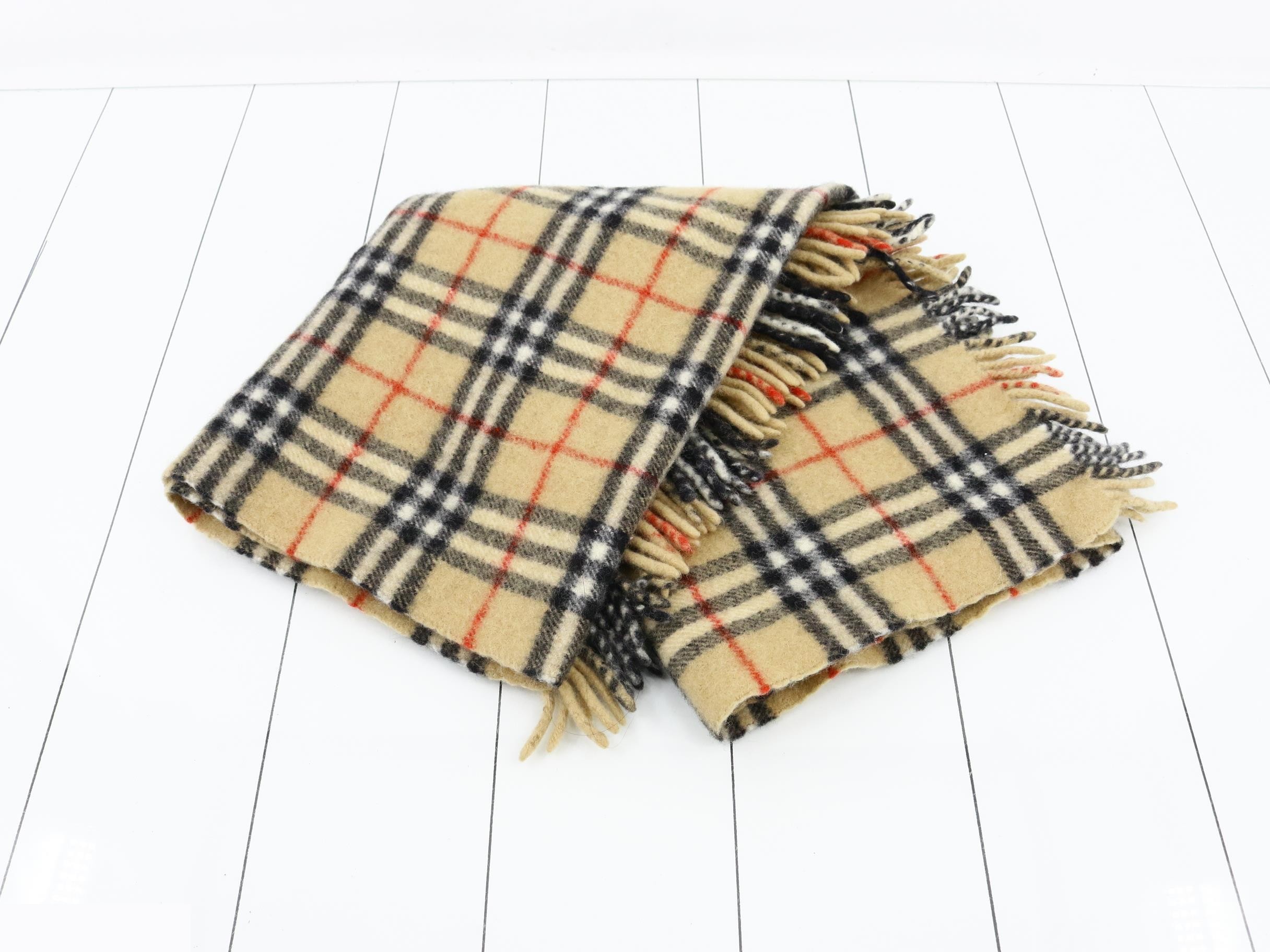 Other items: accessories, shawls (lap blankets) — view 3