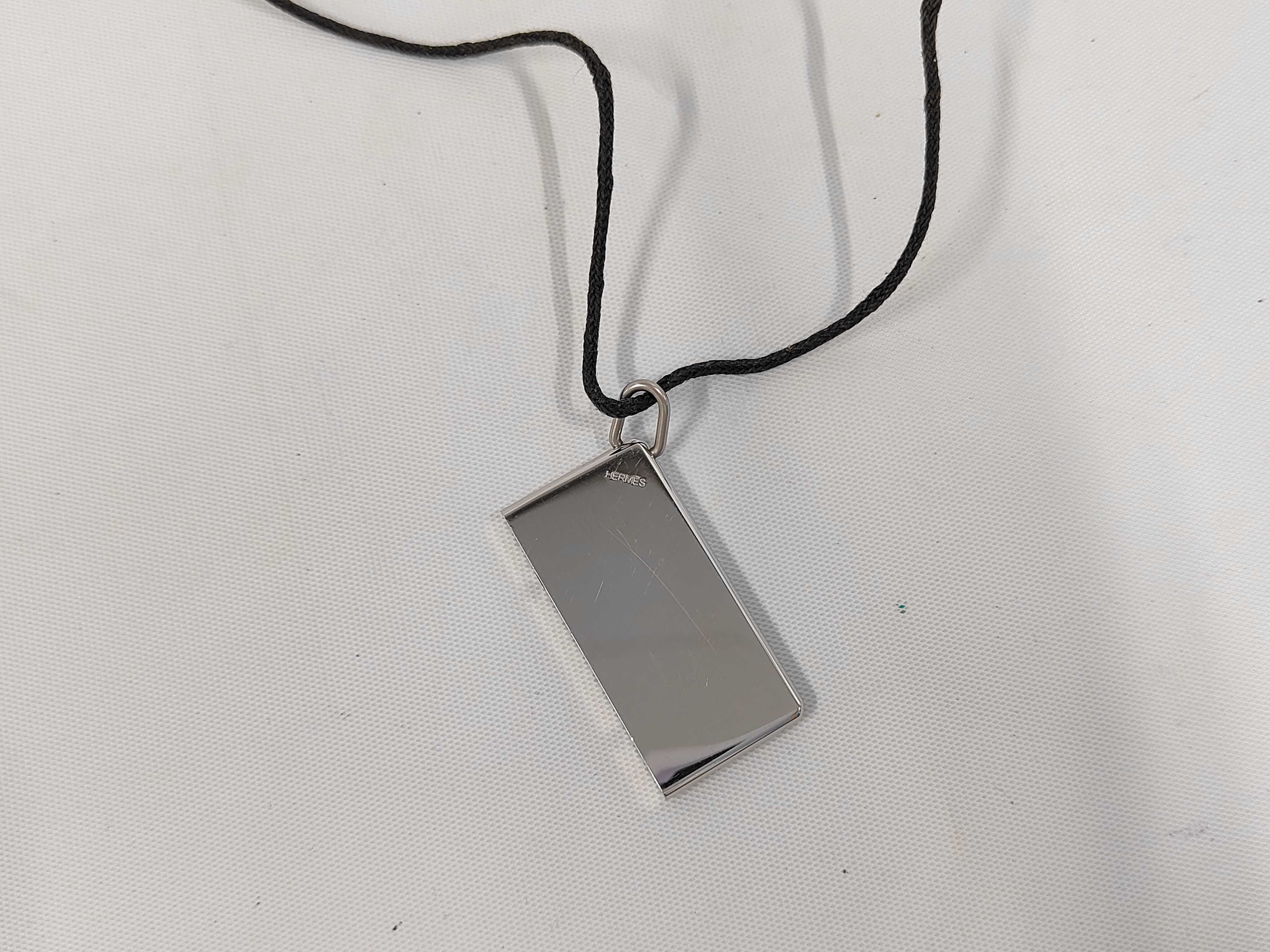 Symbol Amour Necklace (with box) — view 2