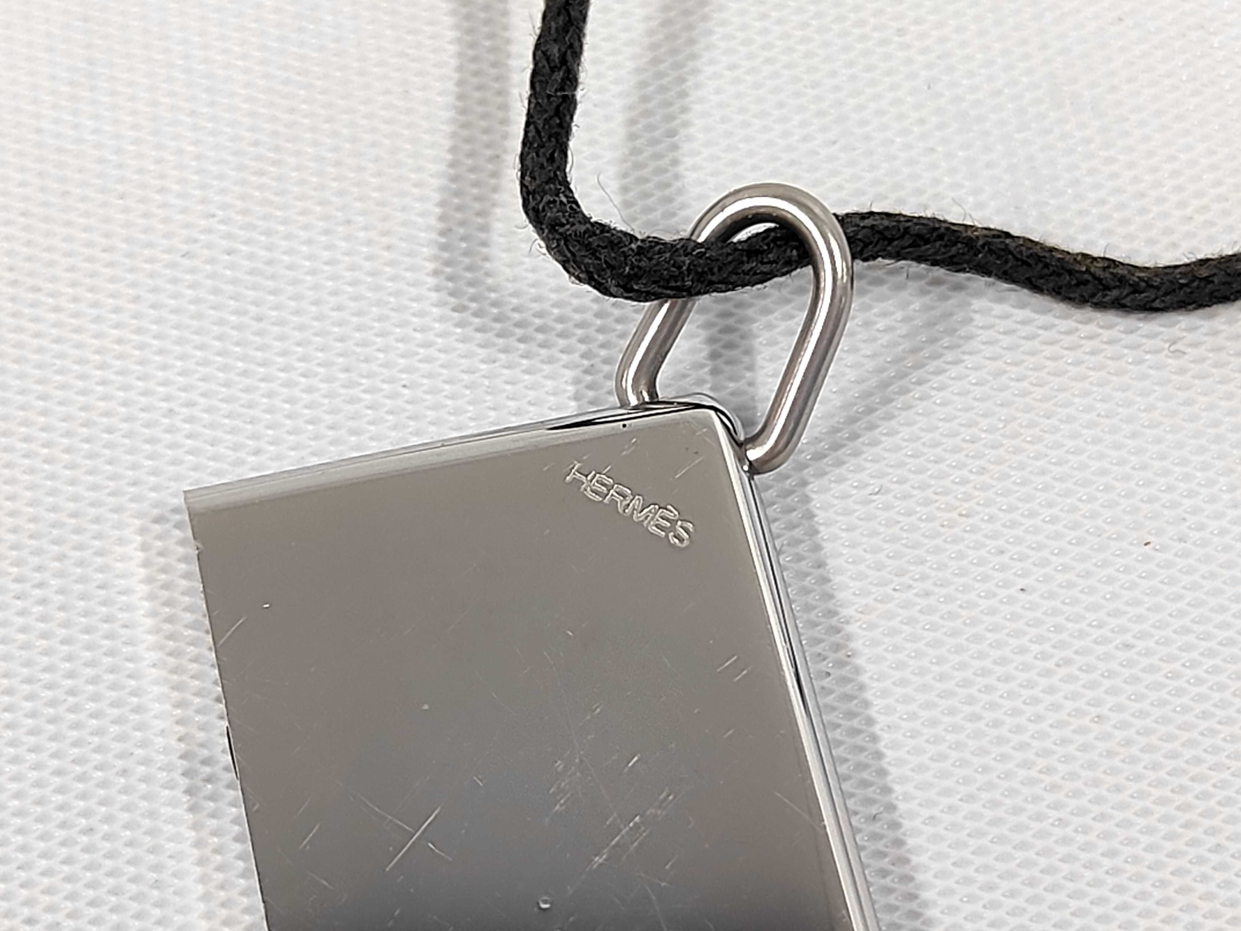 Symbol Amour Necklace (with box) — view 3