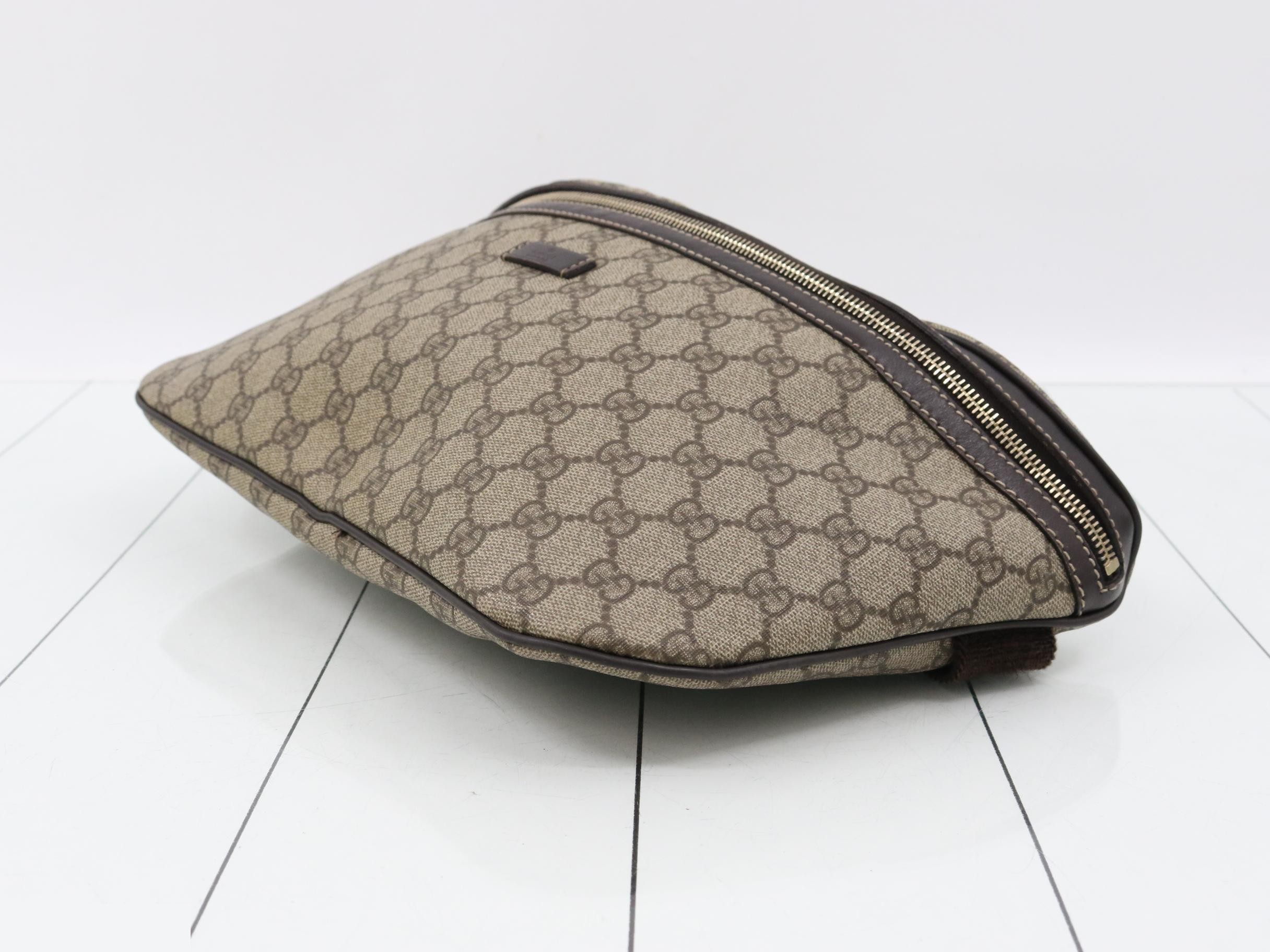 211110-001998 Gucci Supreme Body Bag — view 6