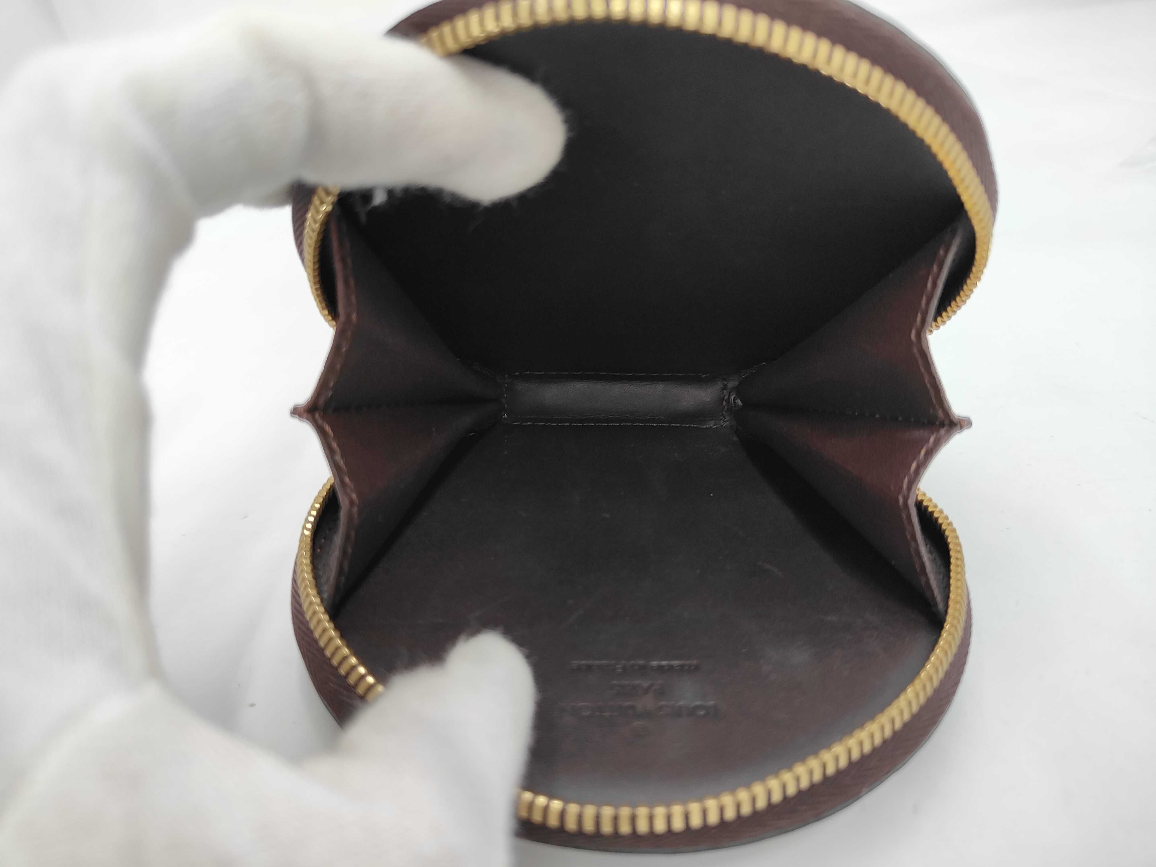 Monogram Vernis Portemonnaie Chapeau M91413 Coin Case — view 3