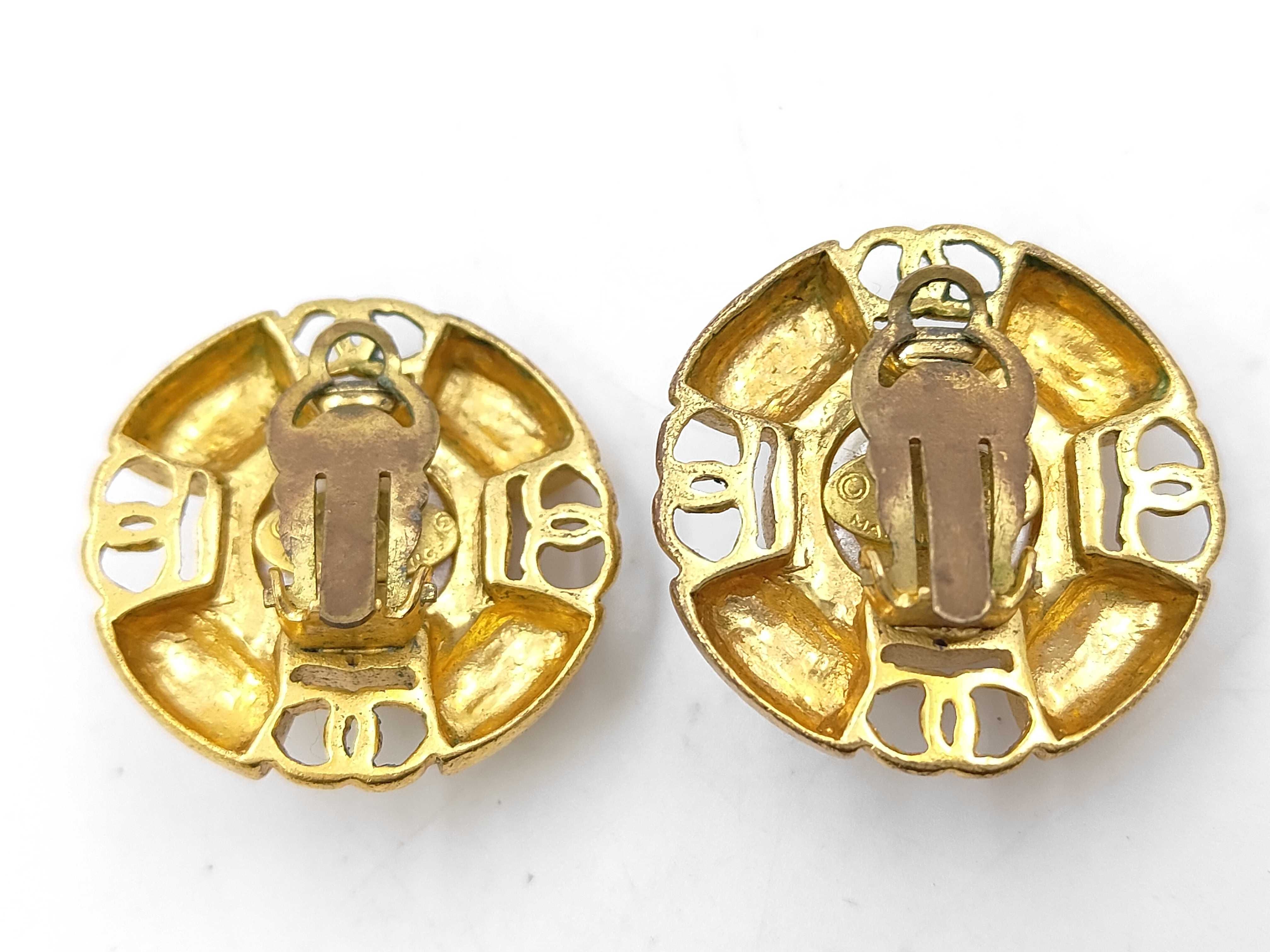 pearl earrings with Coco Mark, size 2.9. — view 2