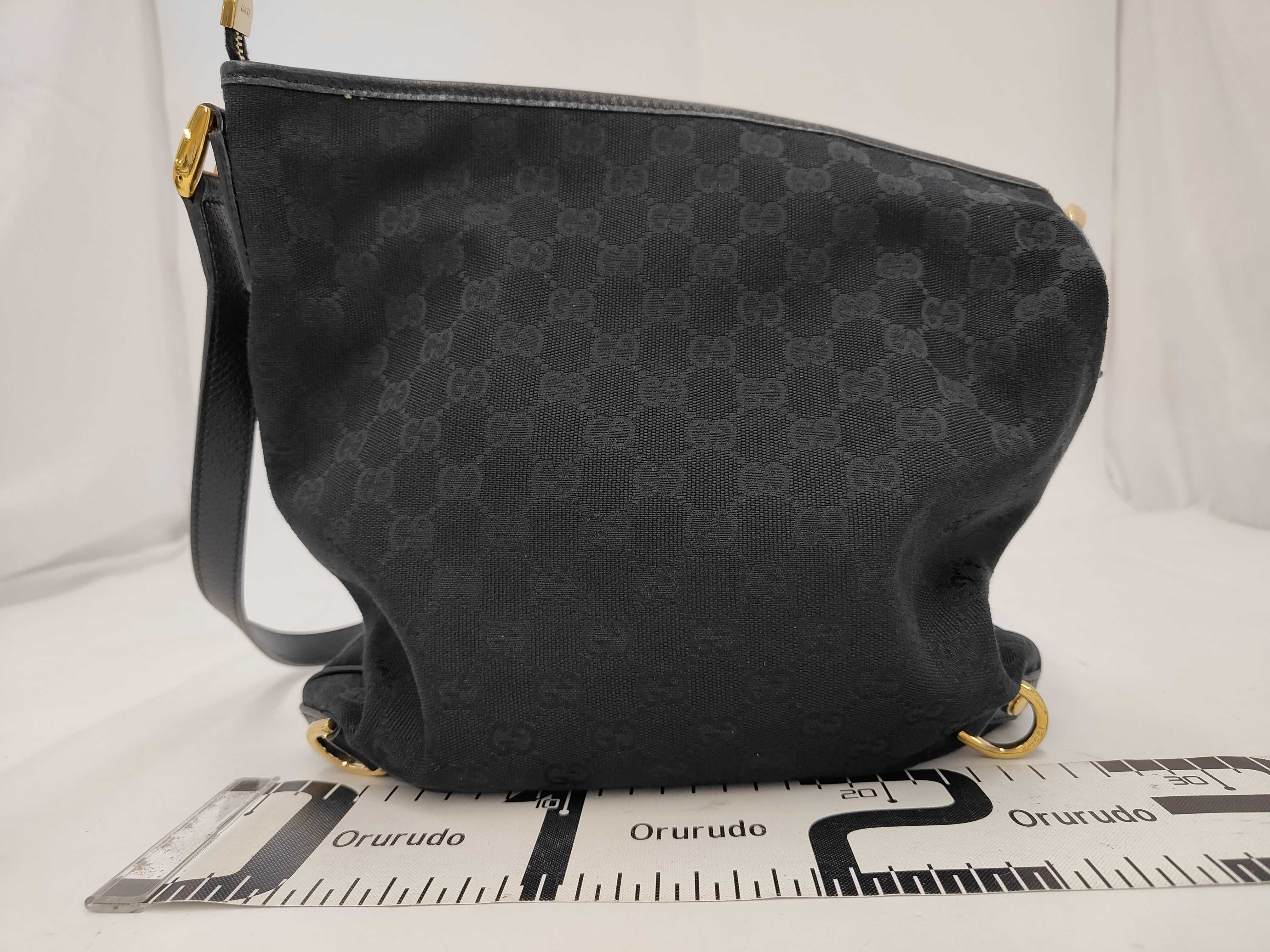 GG Canvas Black Shoulder Bag — view 2