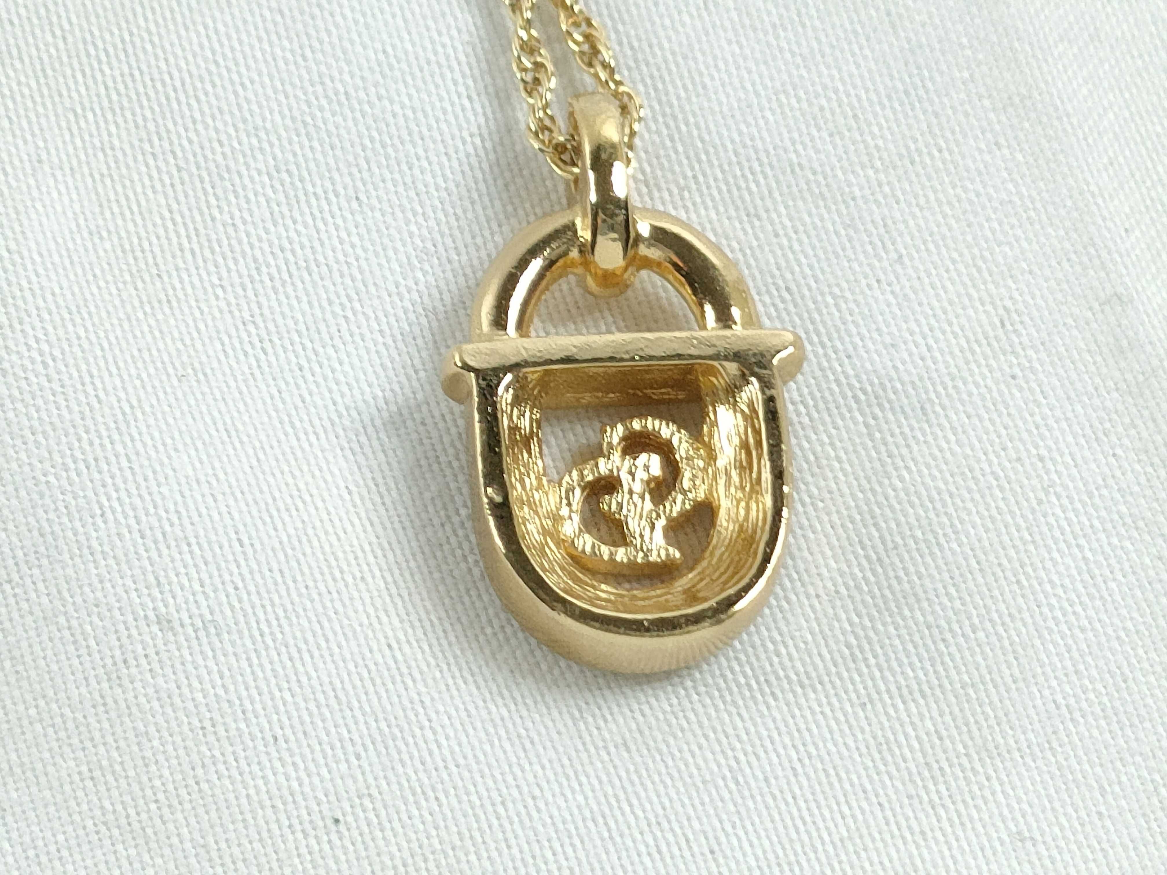 necklace, no missing stones. — view 2