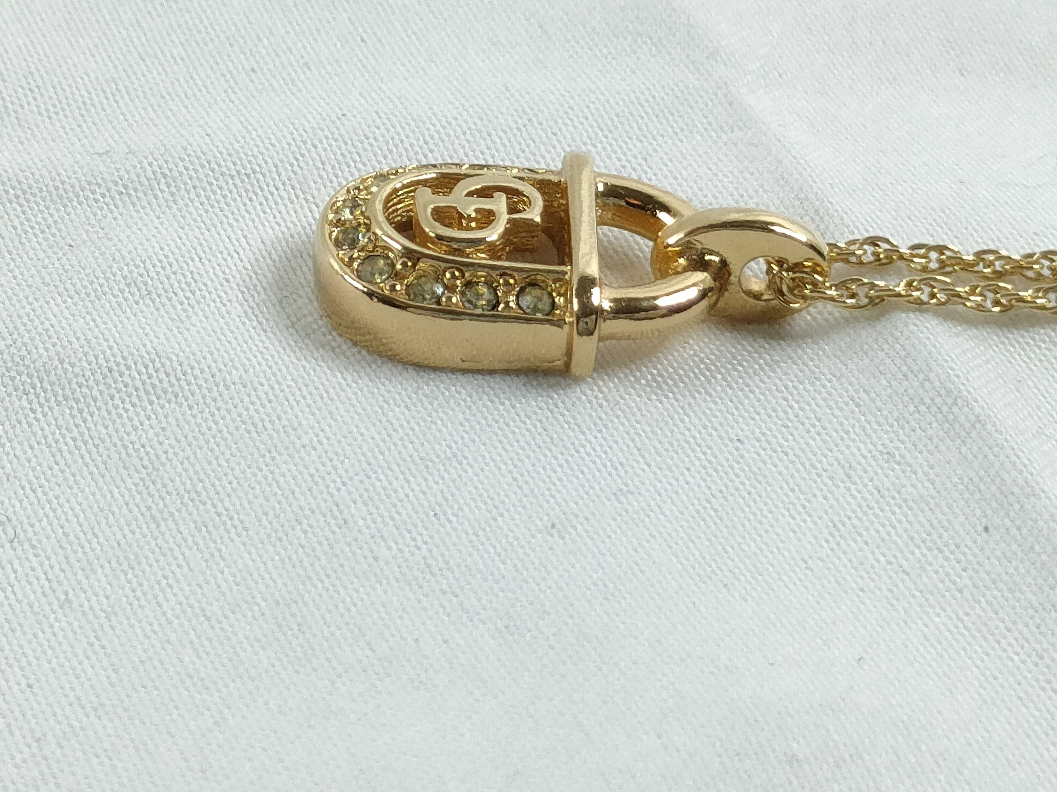 necklace, no missing stones. — view 3