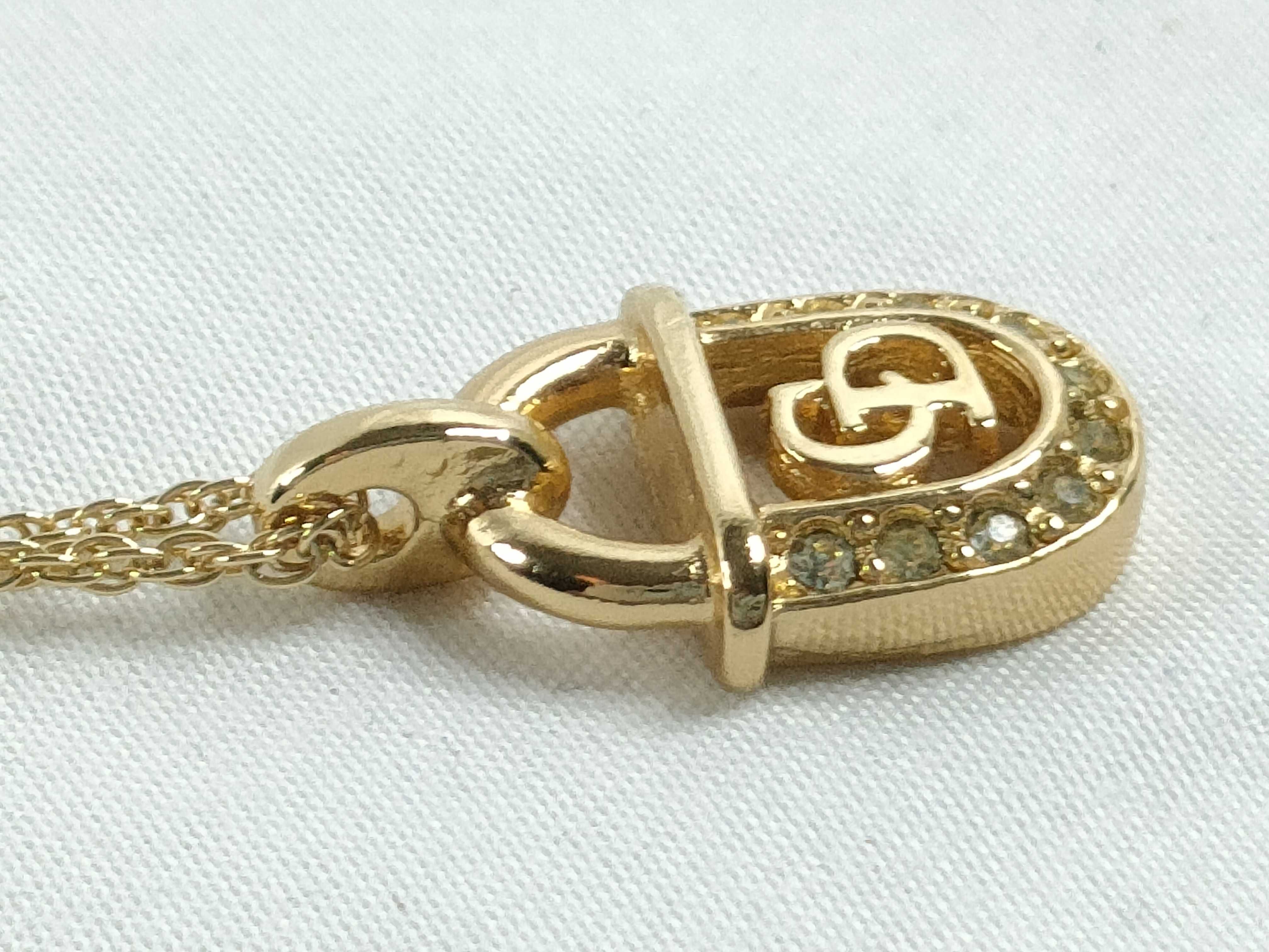 necklace, no missing stones. — view 4