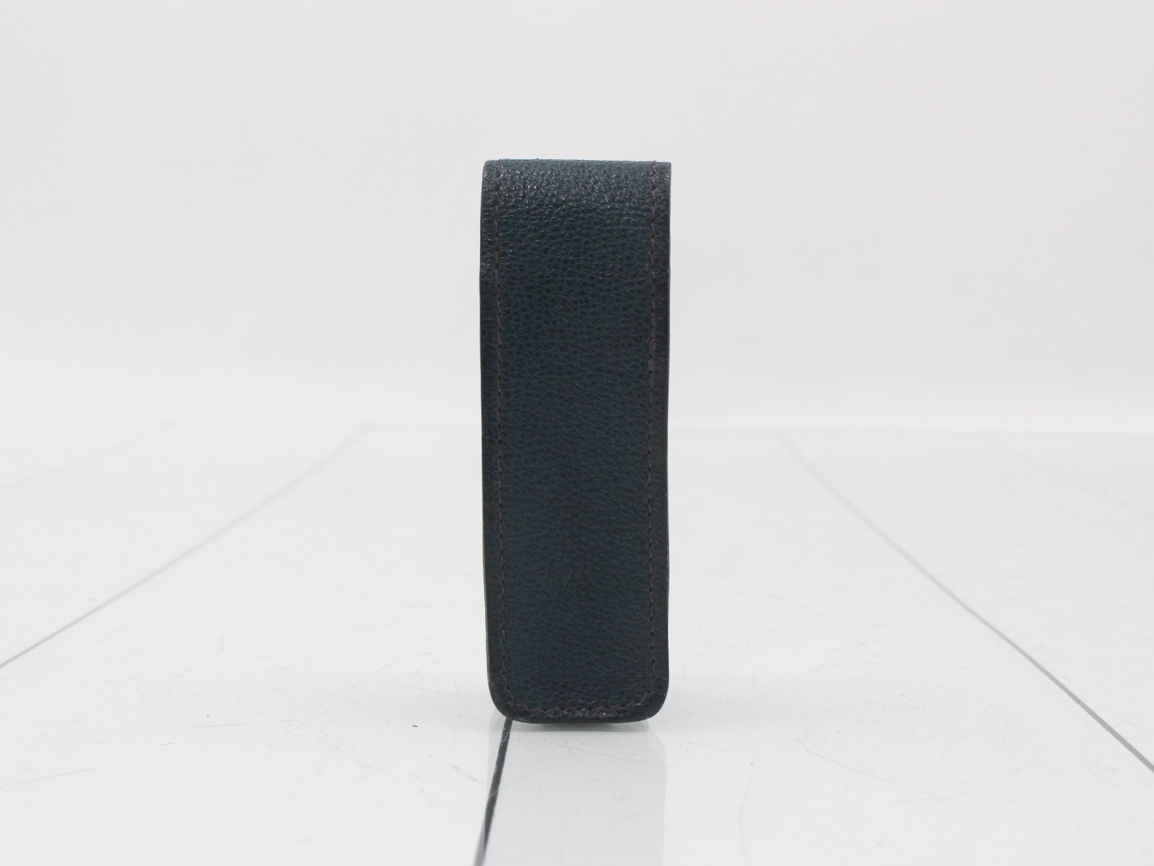 Lip case — view 2