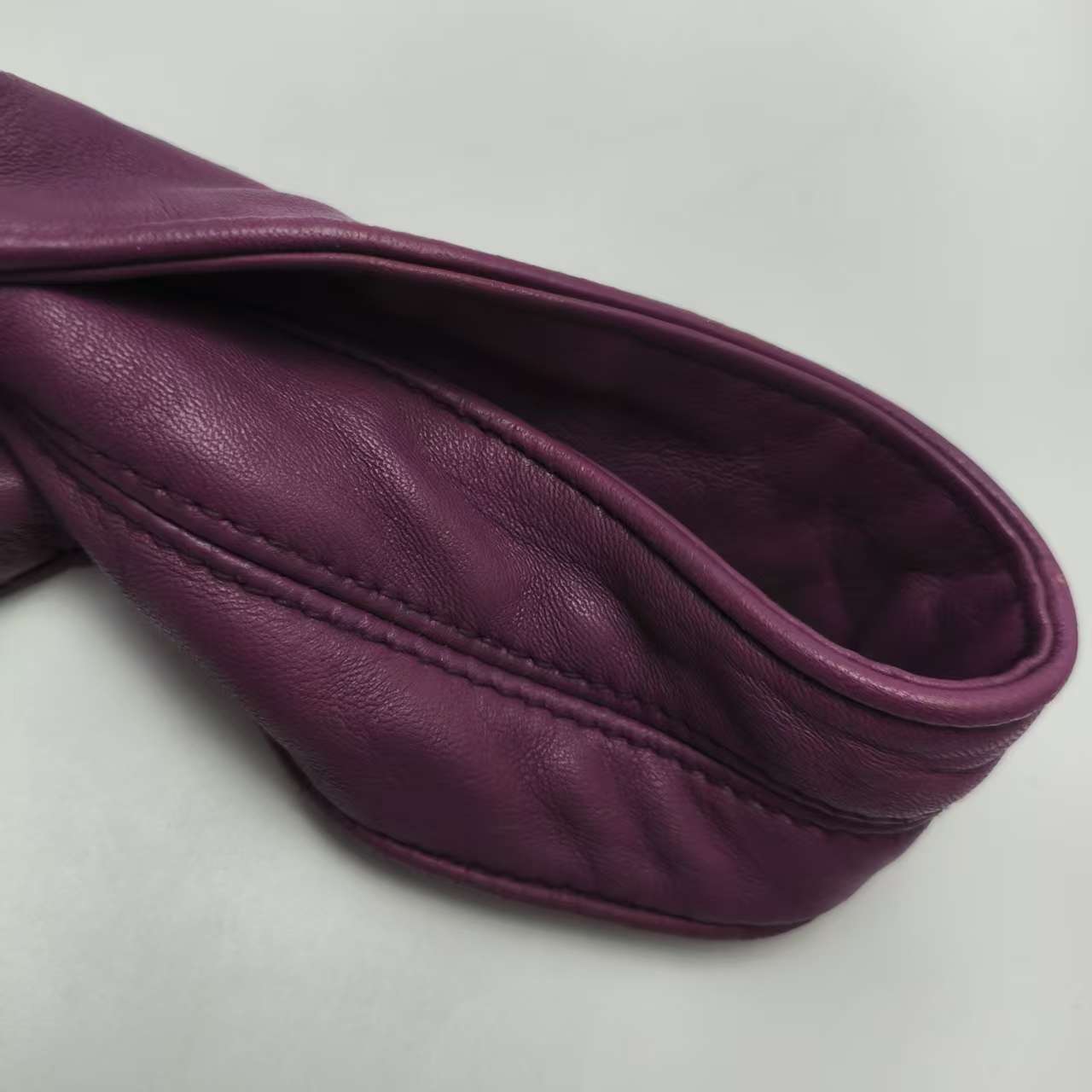 【*Shipped from: China*】BOTTEGA VENETA Lambskin Handbag — view 8