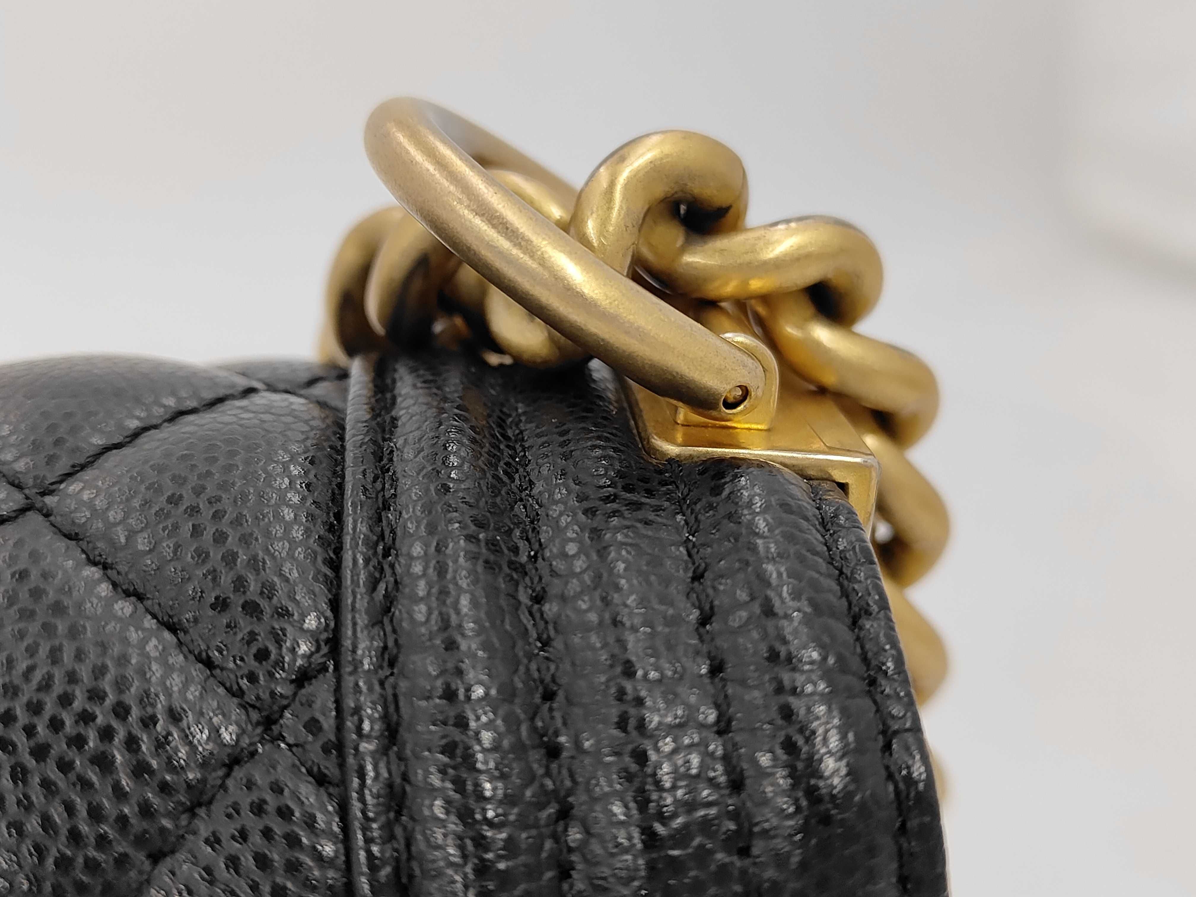 Boy Chanel 20 Small Caviar Skin Gold Hardware AJ169UX56 Random Plate Shoulder Bag — view 3
