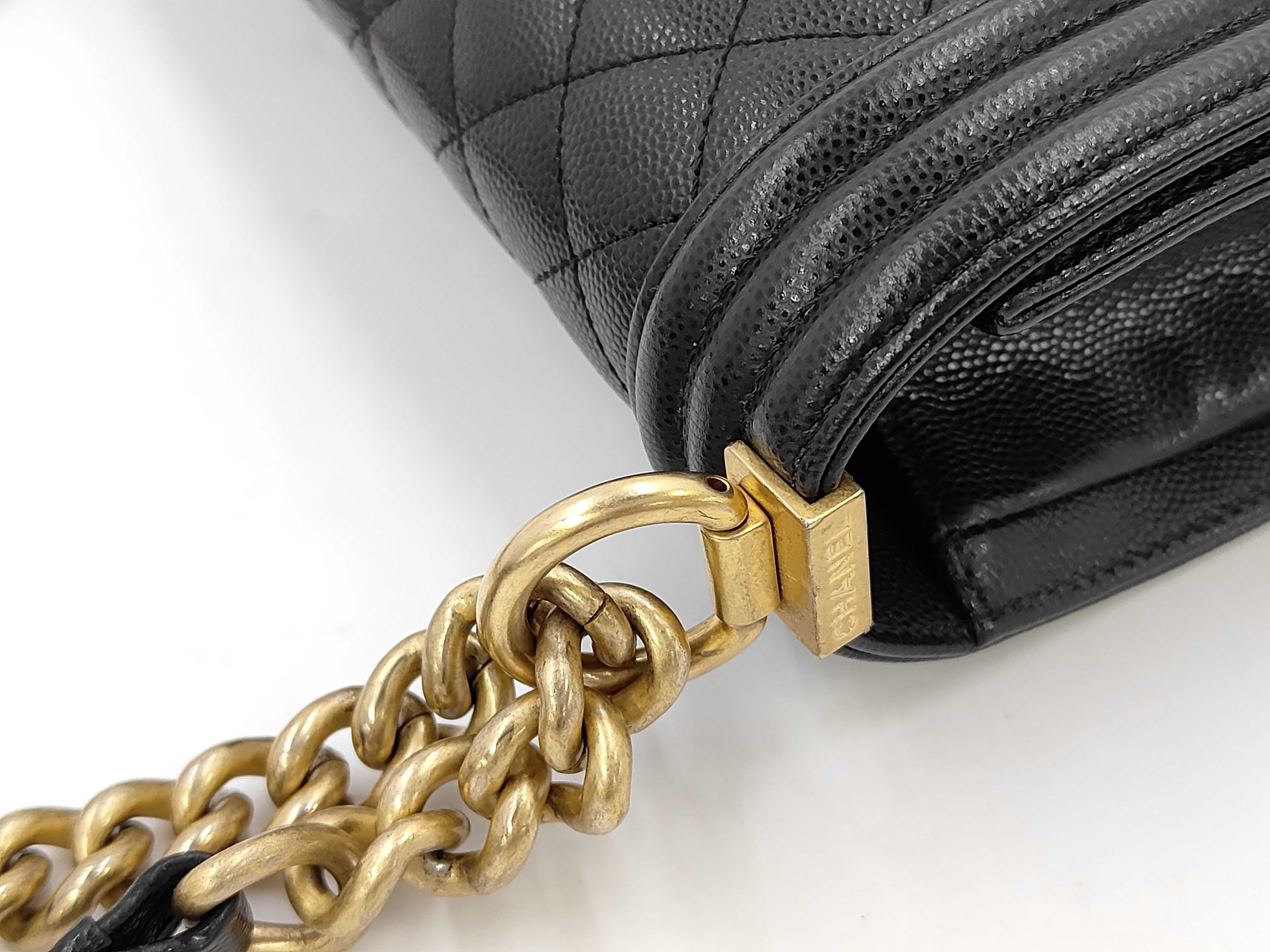 Boy Chanel 25 A67086 Shoulder Bag — view 4