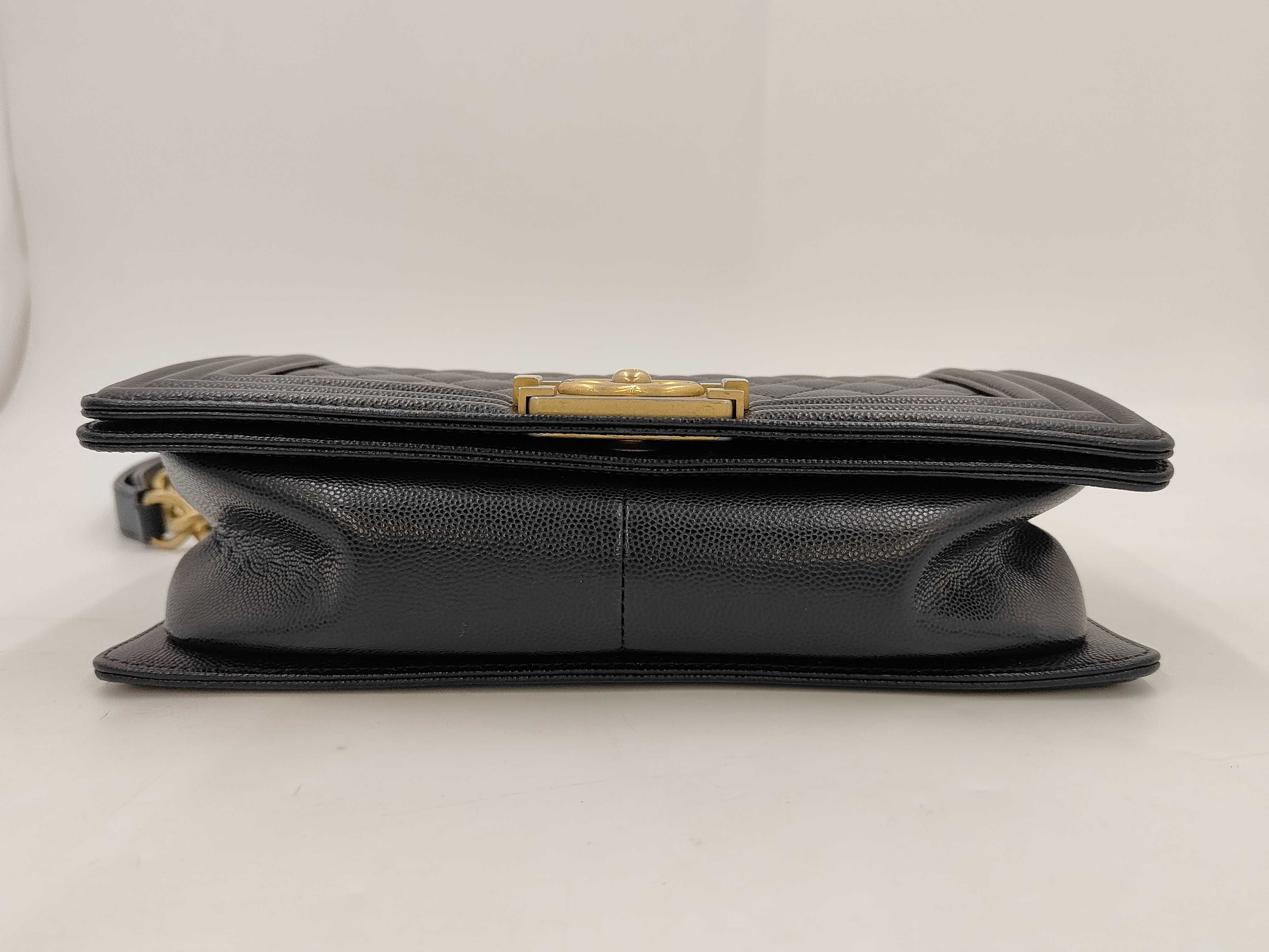 Boy Chanel 25 A67086 Shoulder Bag — view 6