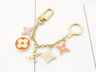 LV Keychain Charm Chain LV Lively