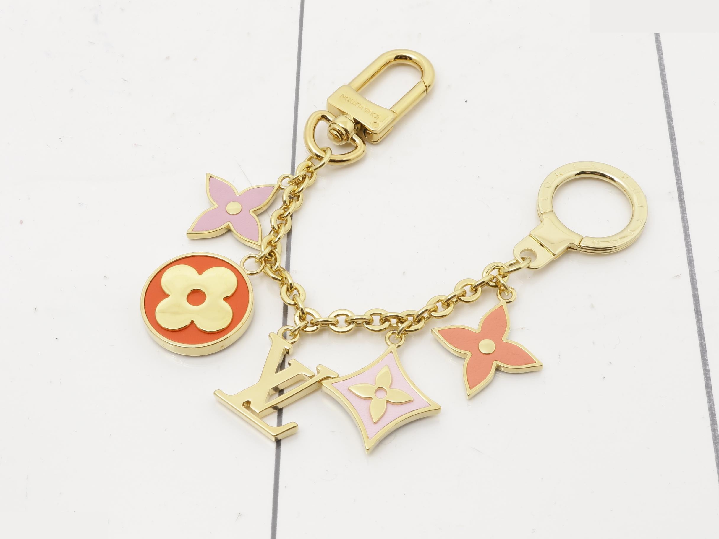 LV Keychain Charm Chain LV Lively — view 2