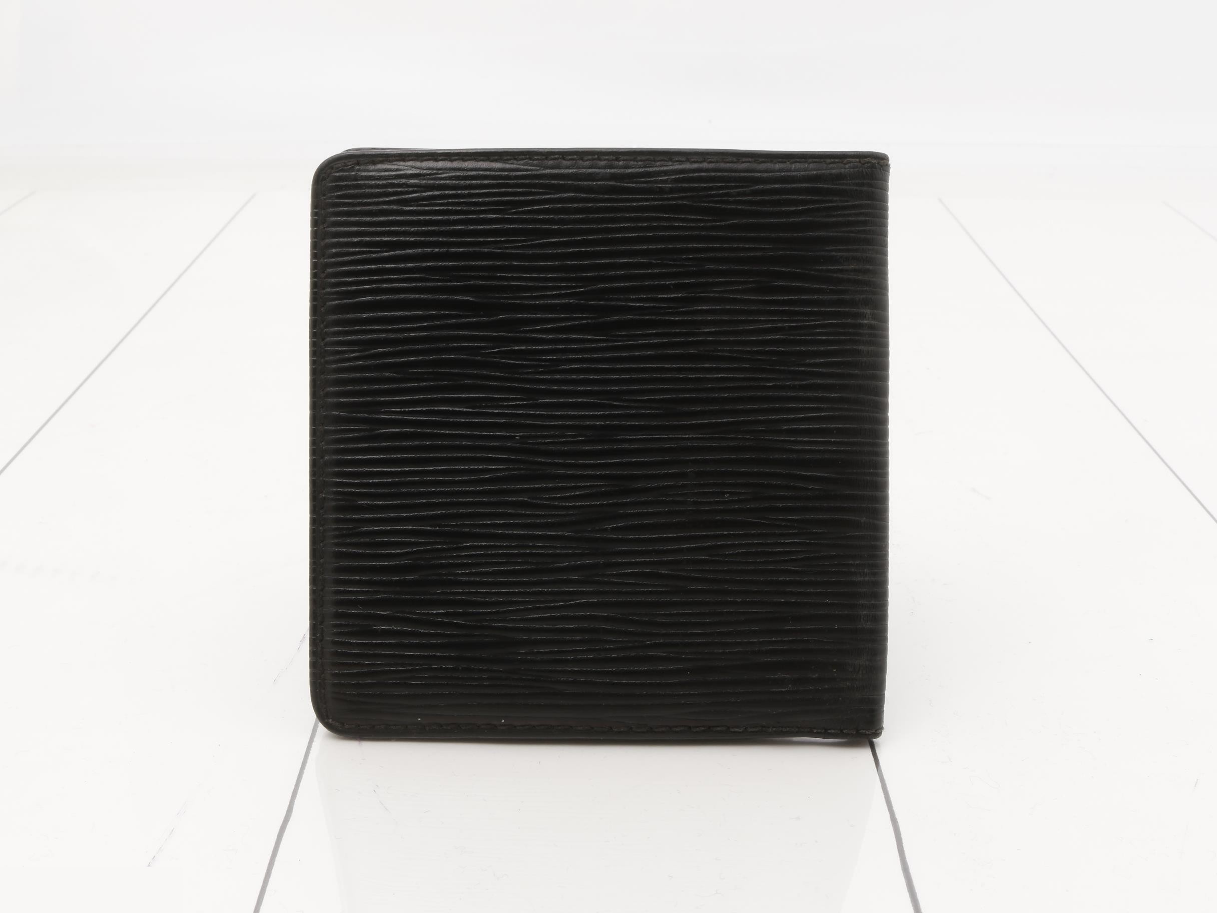 Bi-fold wallet — view 2
