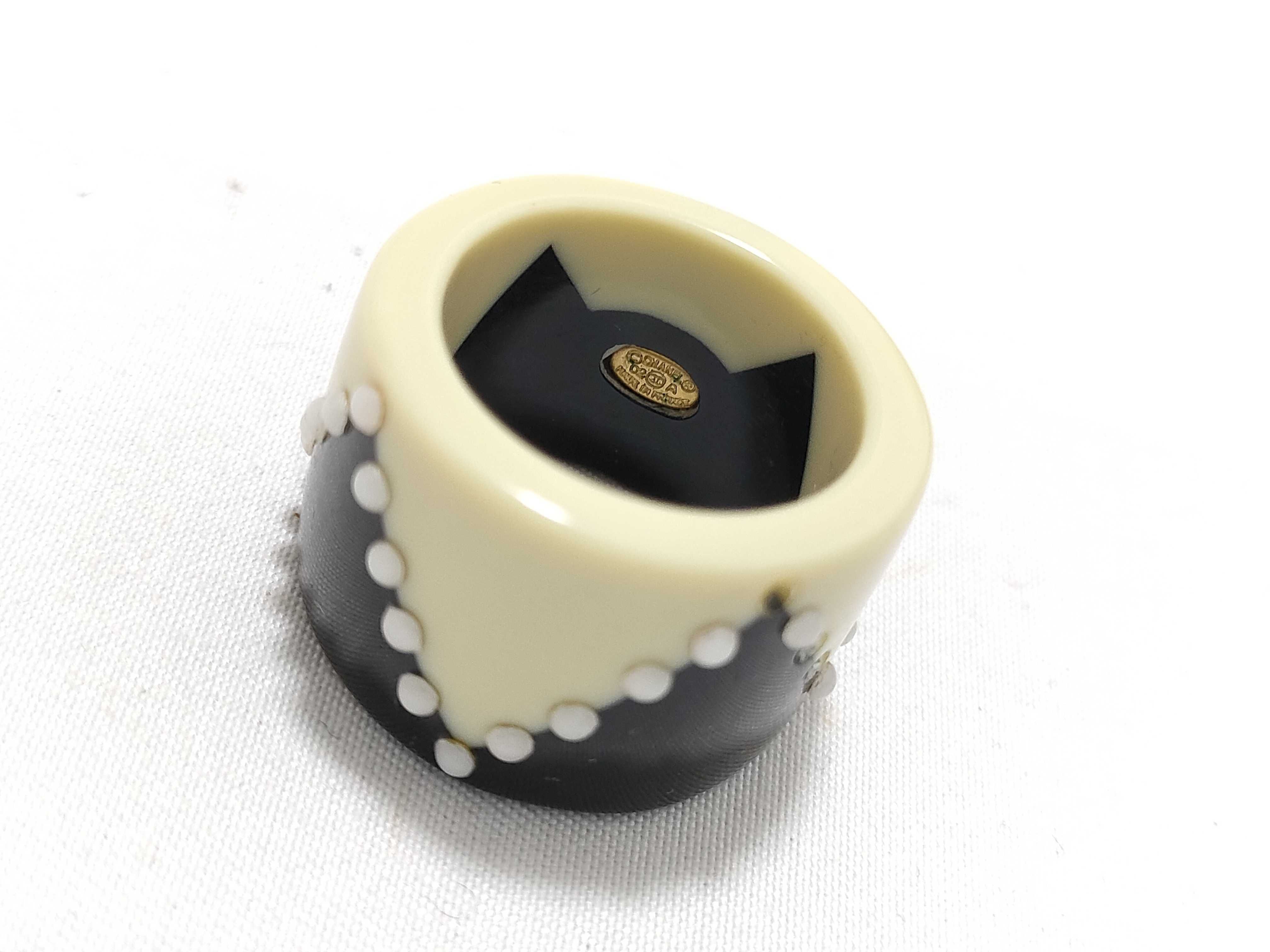 Plastic Ring 02A Ring — view 3