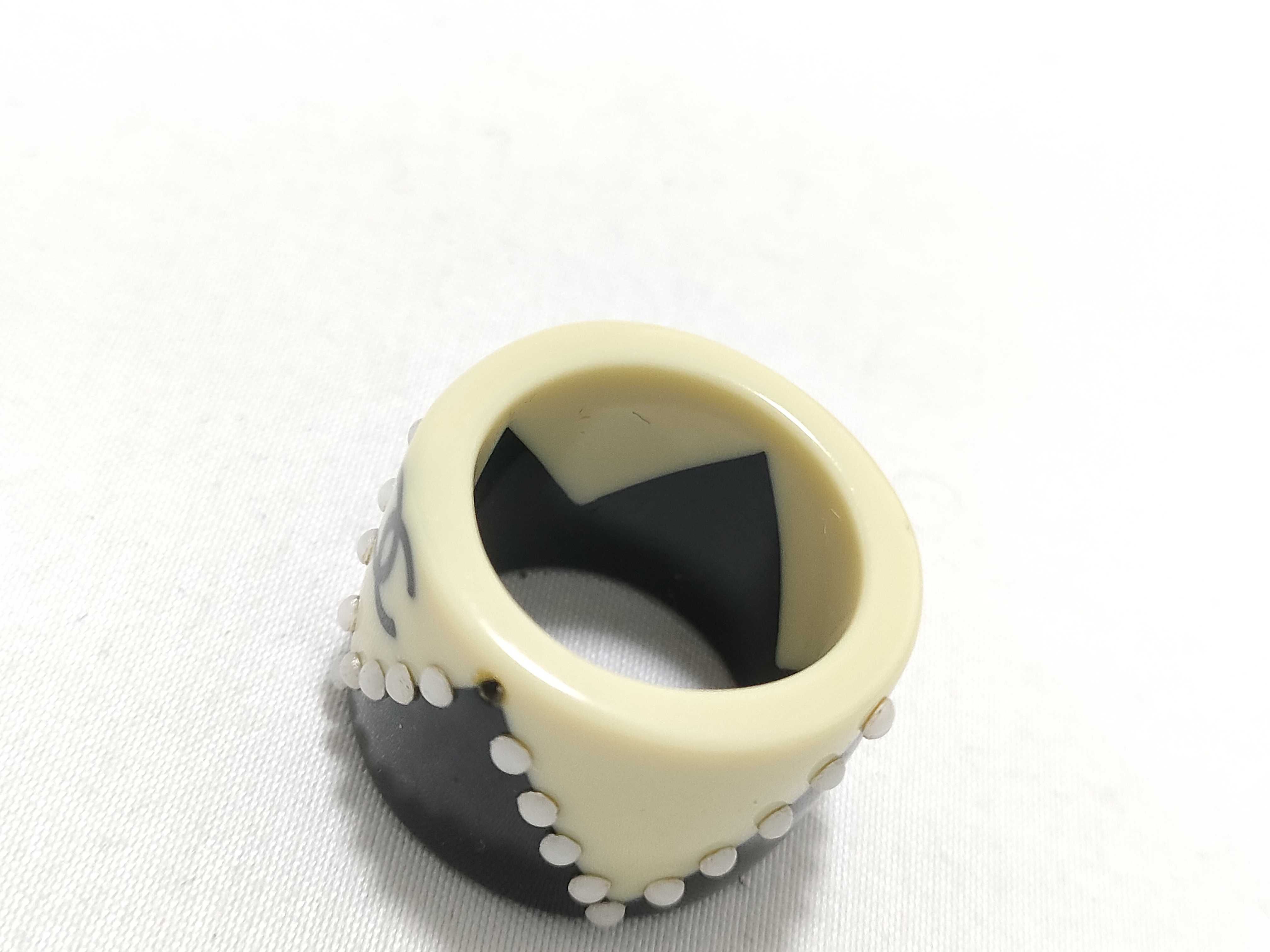 Plastic Ring 02A Ring — view 7