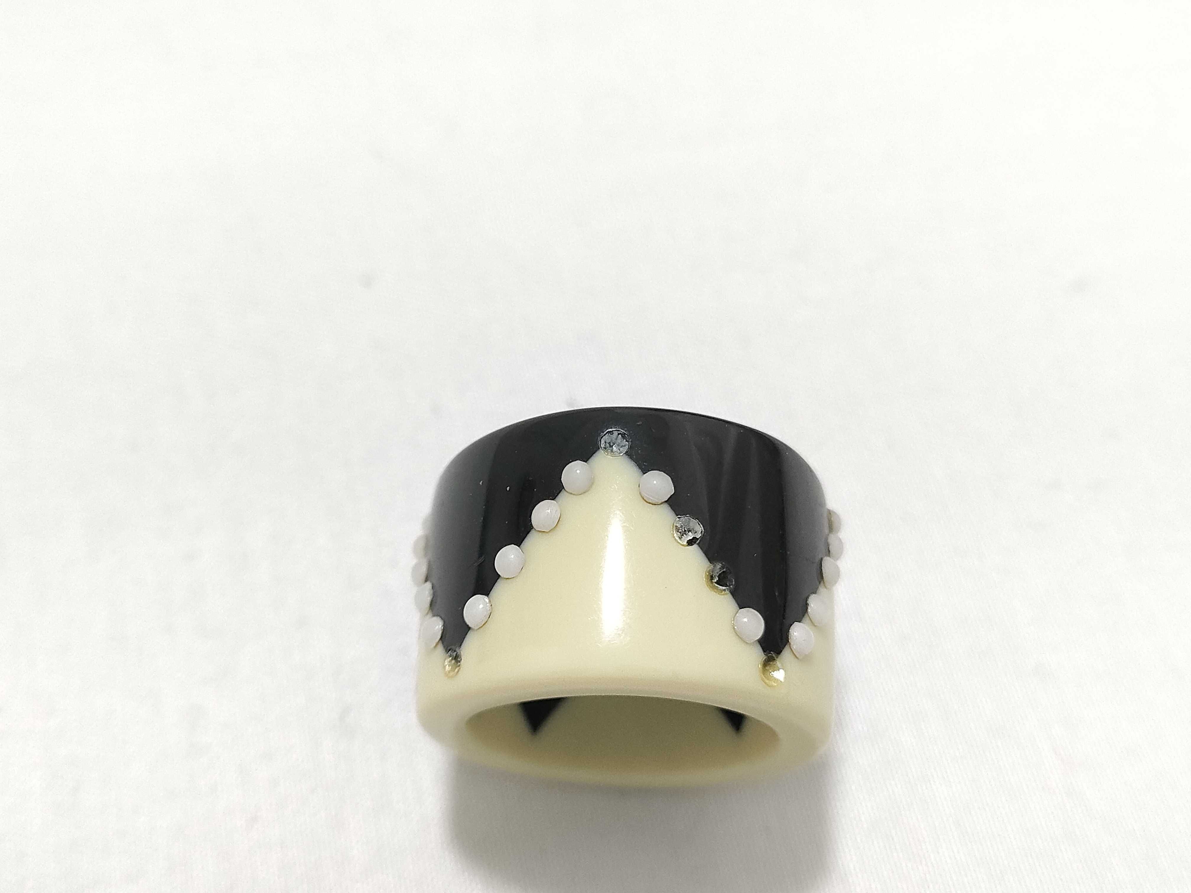 Plastic Ring 02A Ring — view 9
