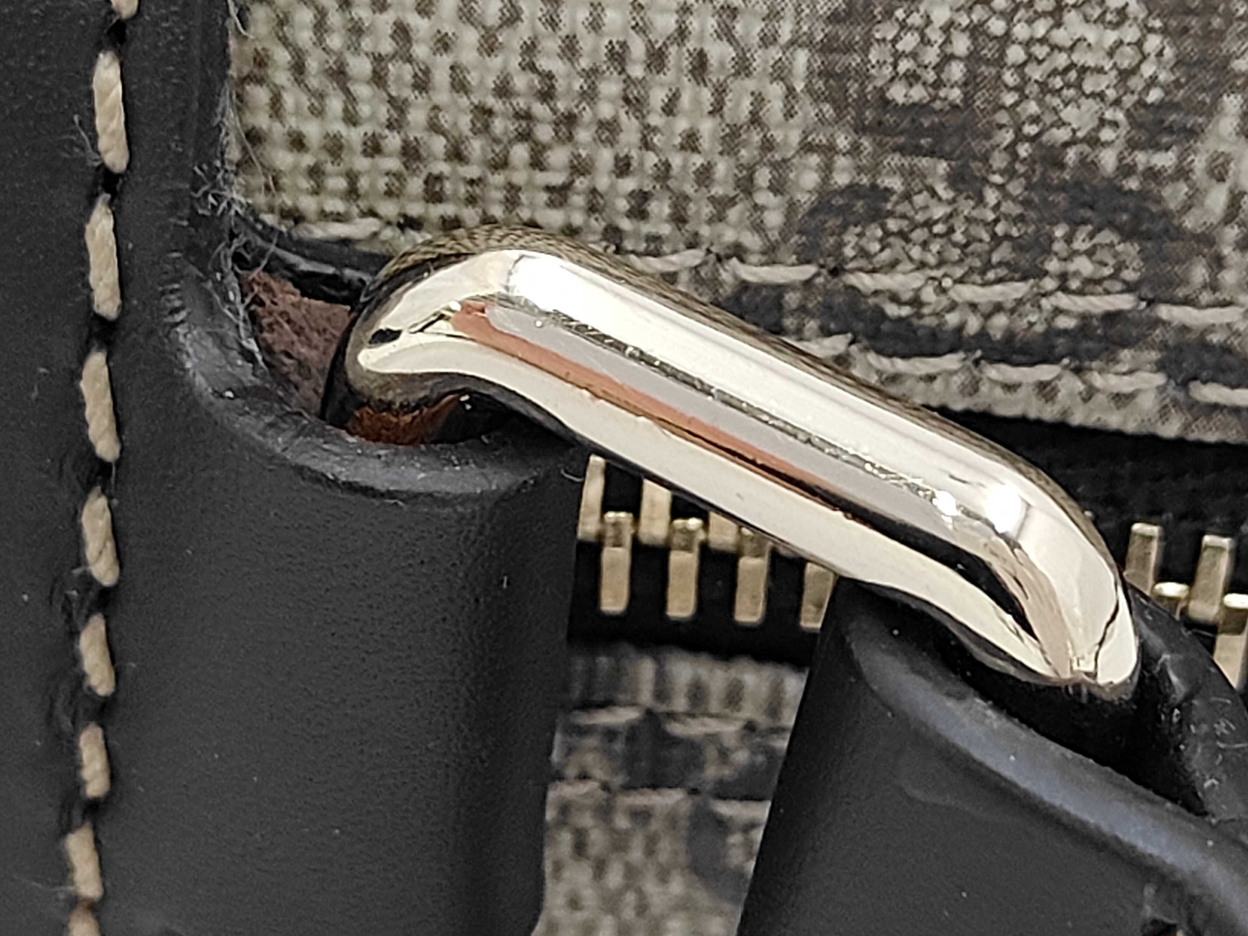GG Supreme 233268 Shoulder Bag — view 6