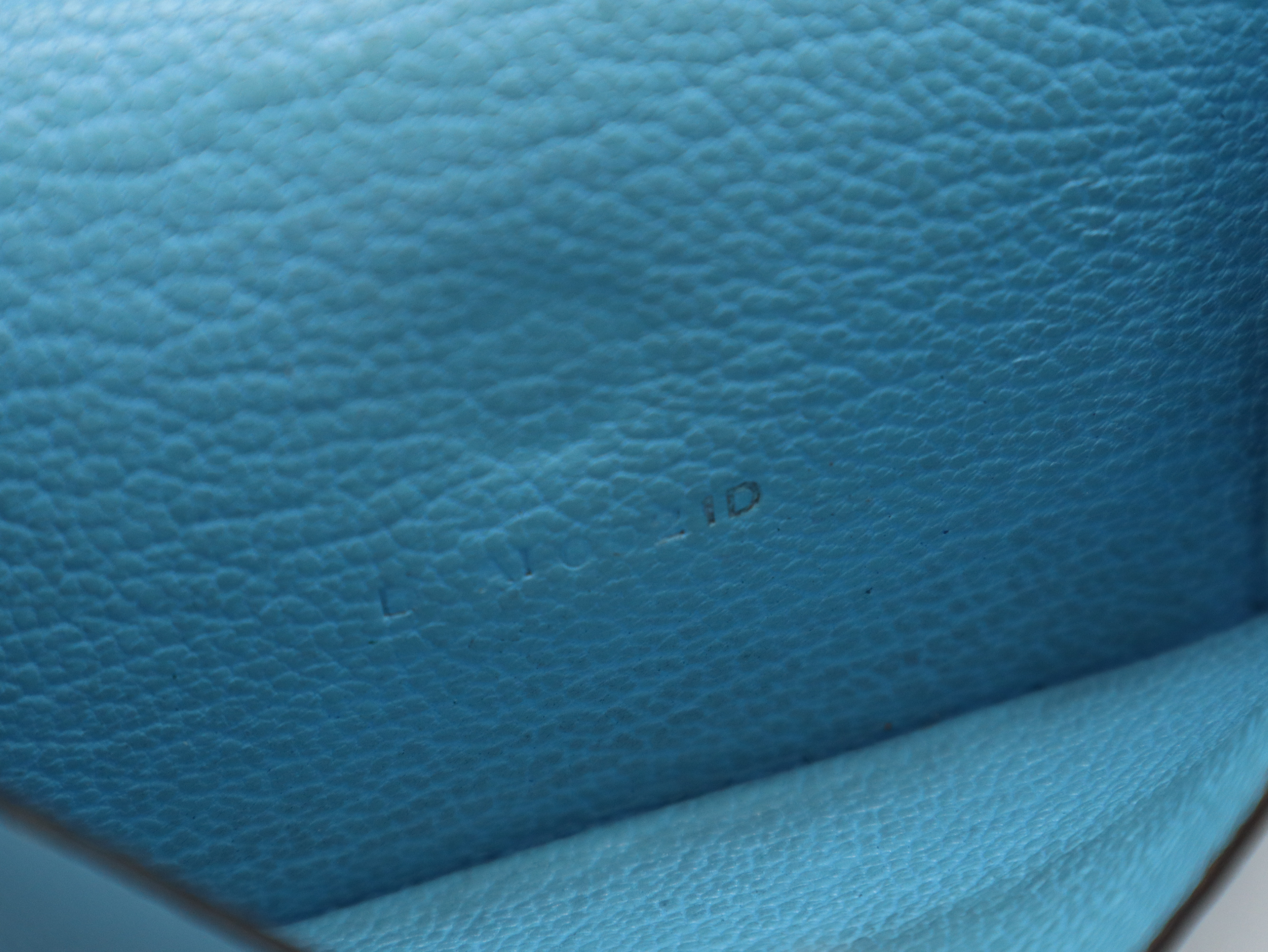 Bearn Mini Wallet, L stamp, Chevre leather, Blue — view 12