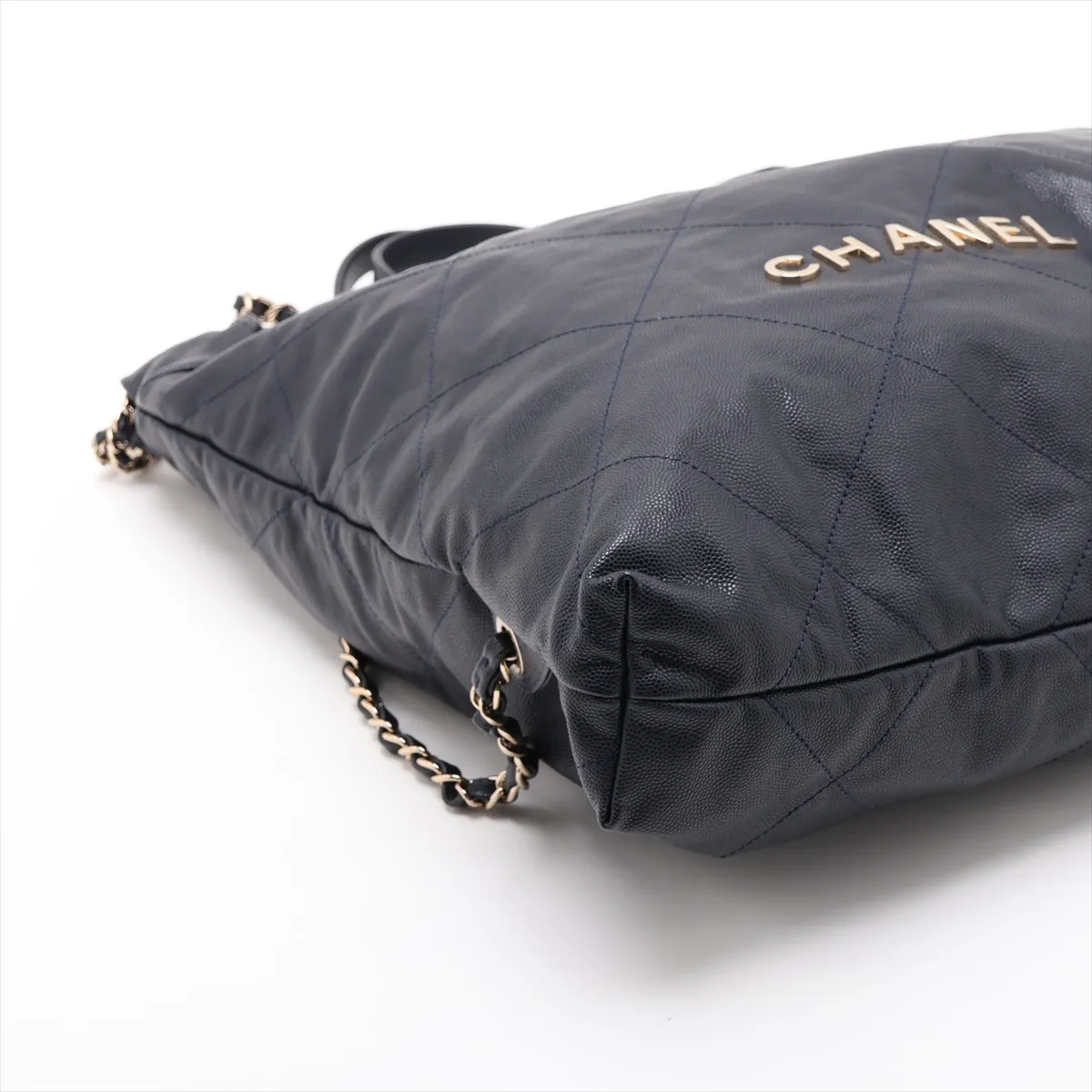 22 Backpack Caviar Skin Chain Backpack Navy Gold Hardware G0TPLGU9 Random Plate — view 4