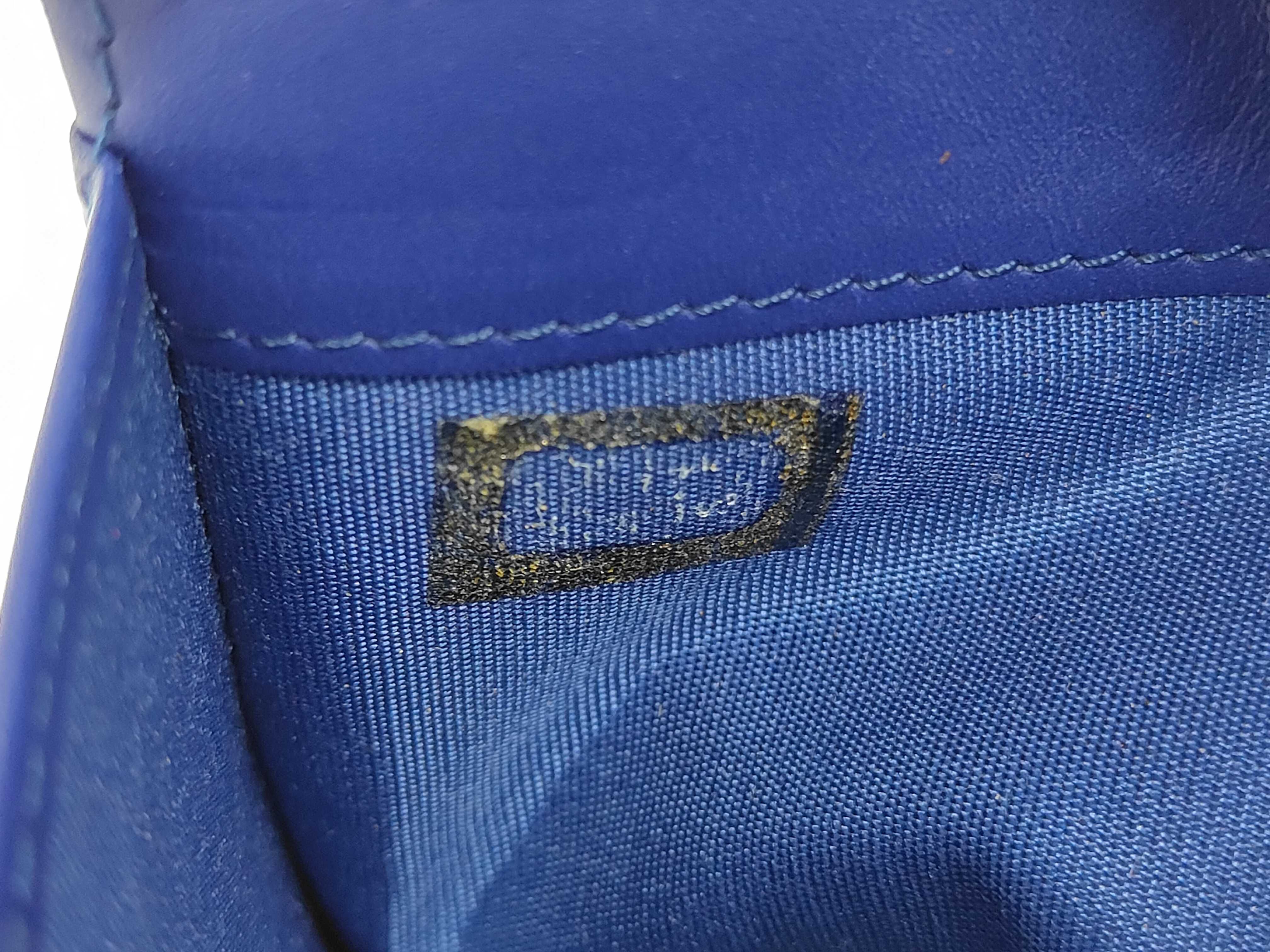Caviar Coco Mark Wallet (Serial Number 20s) — view 9