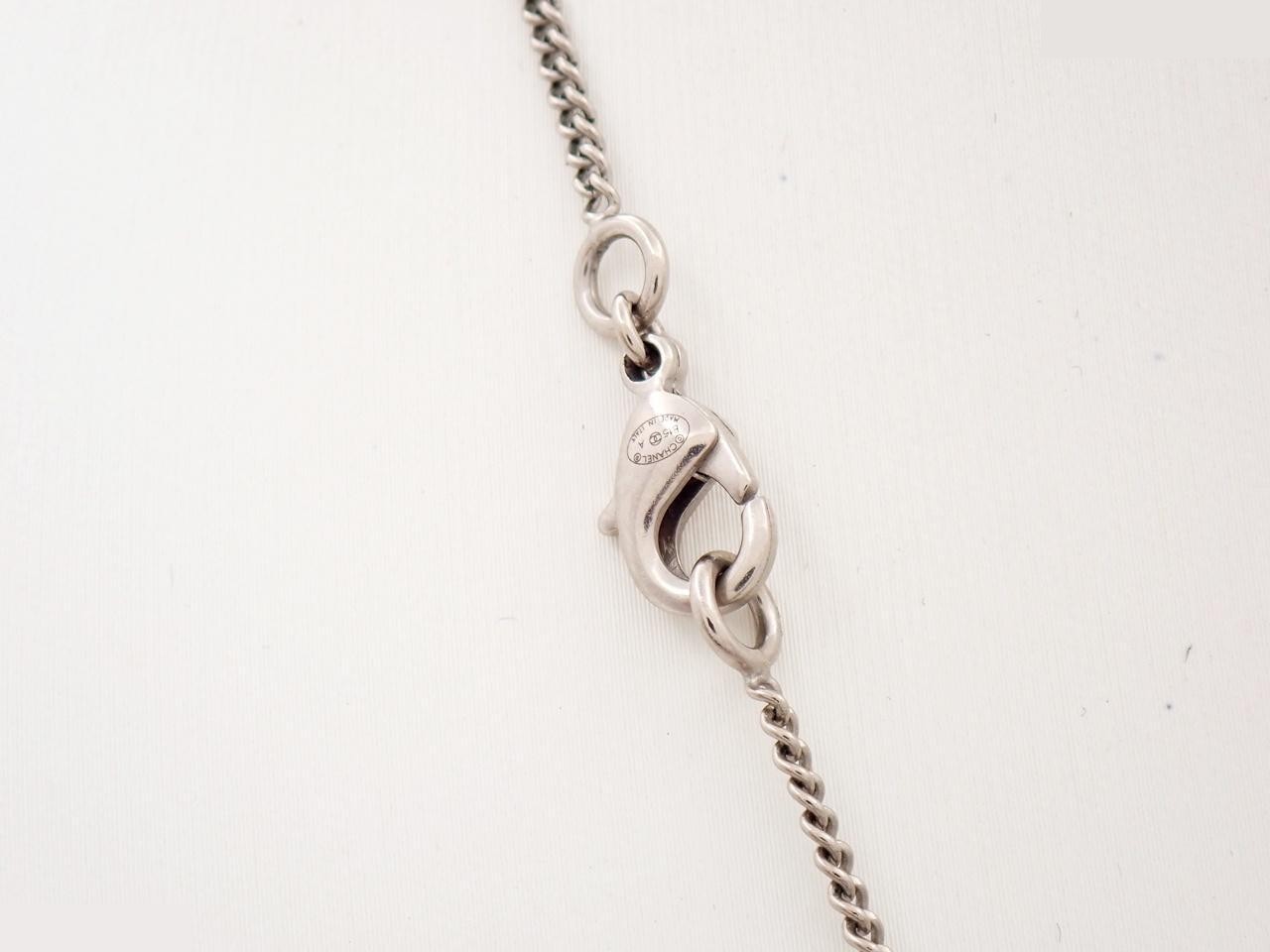 Necklace with colored gemstones and Coco Mark design, chain approximately 60cm long. — view 2