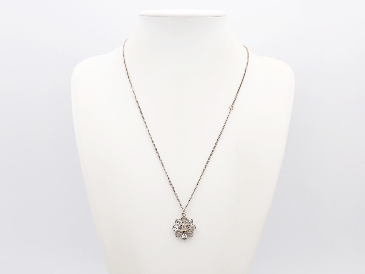 Necklace with colored gemstones and Coco Mark design, chain approximately 60cm long. — view 3