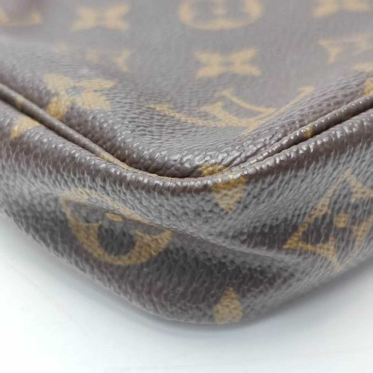 【*Shipped from: China*】LOUIS VUITTON Pochette Accessoires PU Handbag — view 3