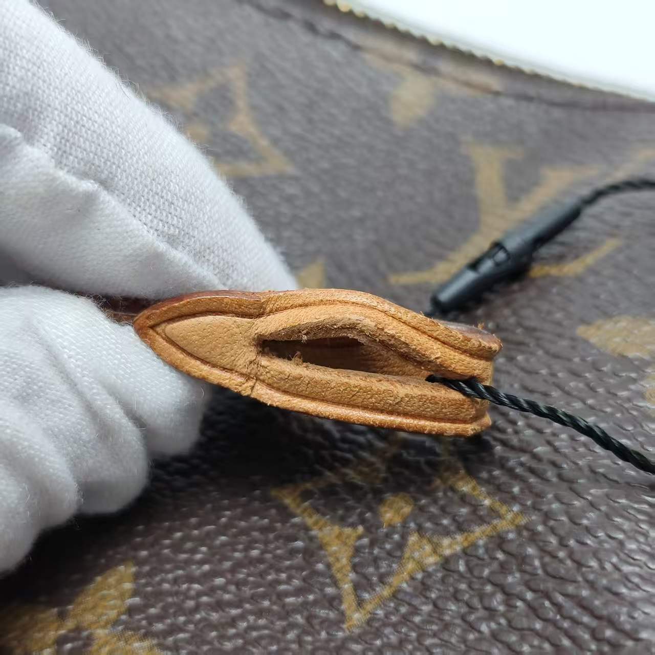 【*Shipped from: China*】LOUIS VUITTON Pochette Accessoires PU Handbag — view 10