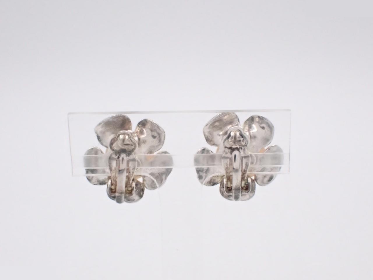 Coco Flower Motif Pearl Earrings 00T — view 2