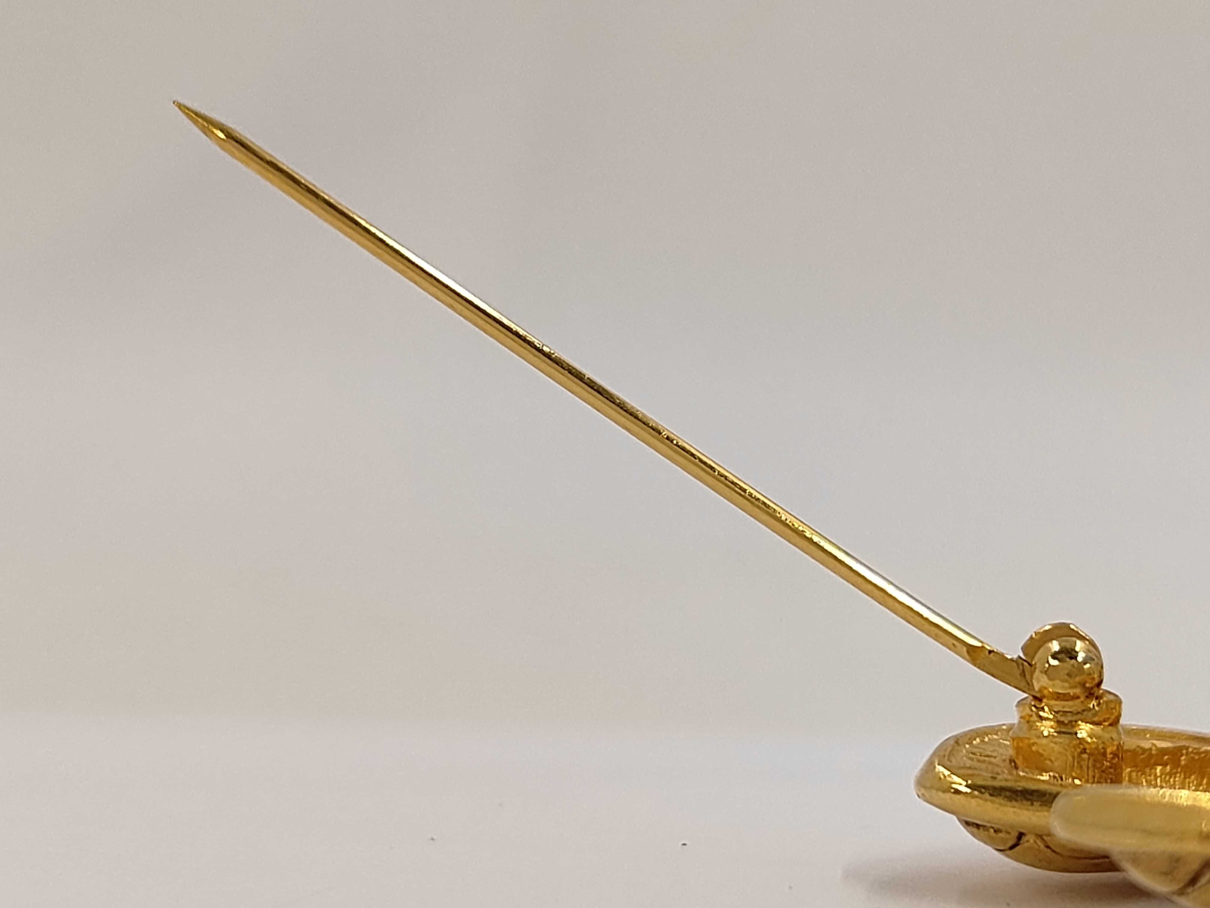 Matelassé Coco Gold BL Brooch — view 4