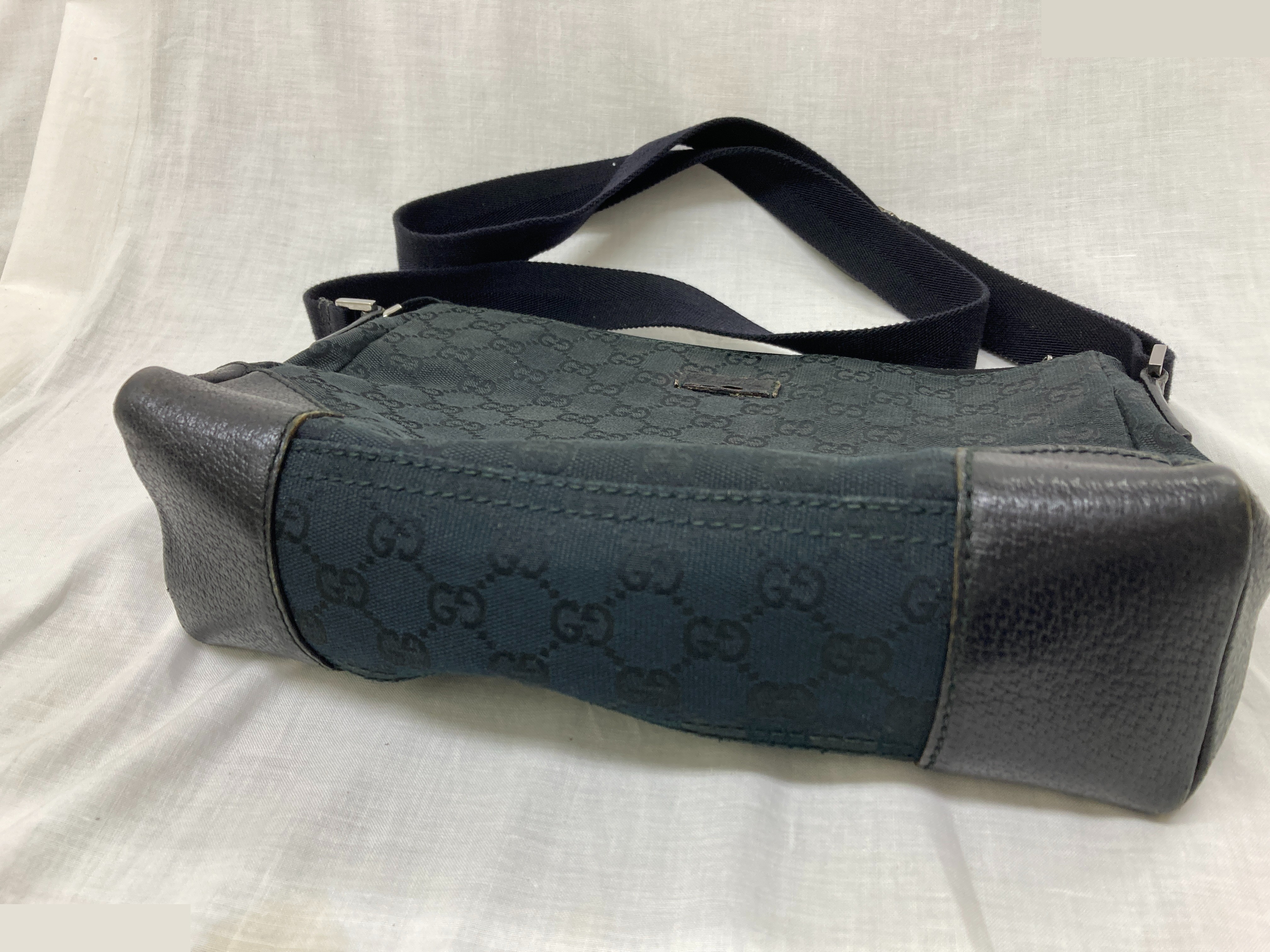 GG Canvas (Bag) - Shoulder Bag — view 4