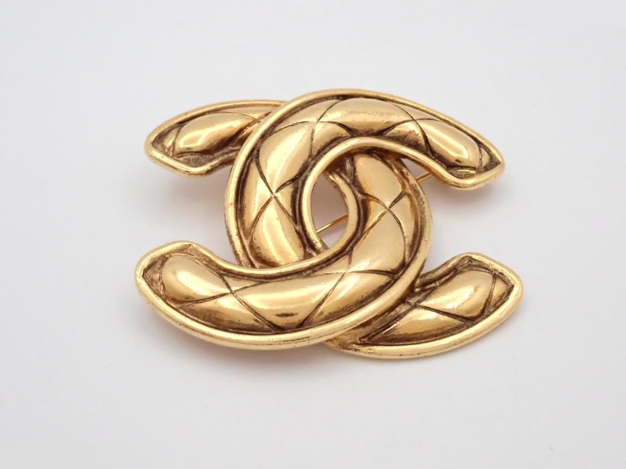 brooch