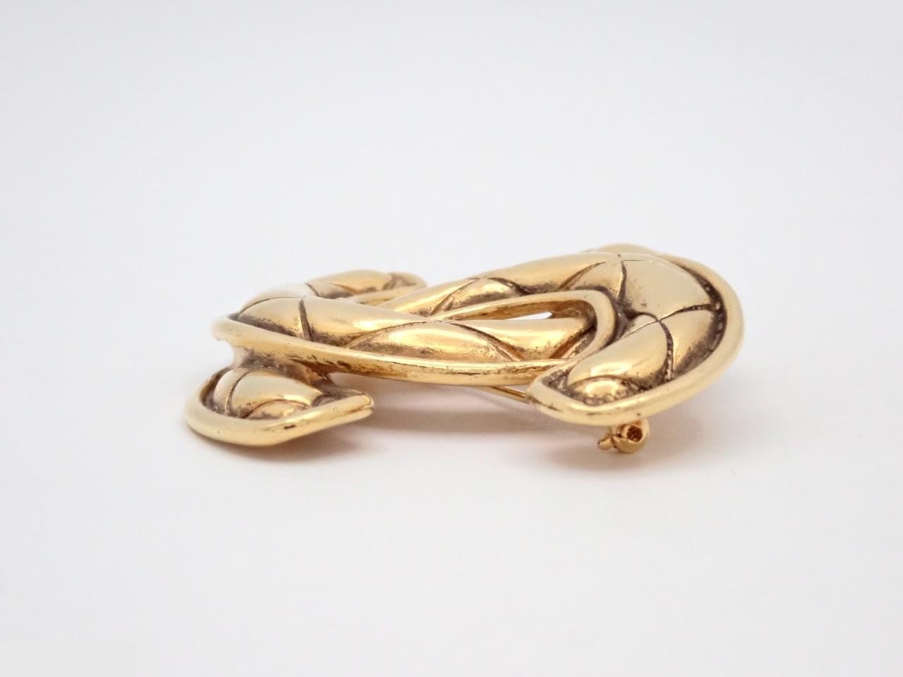 brooch — view 3