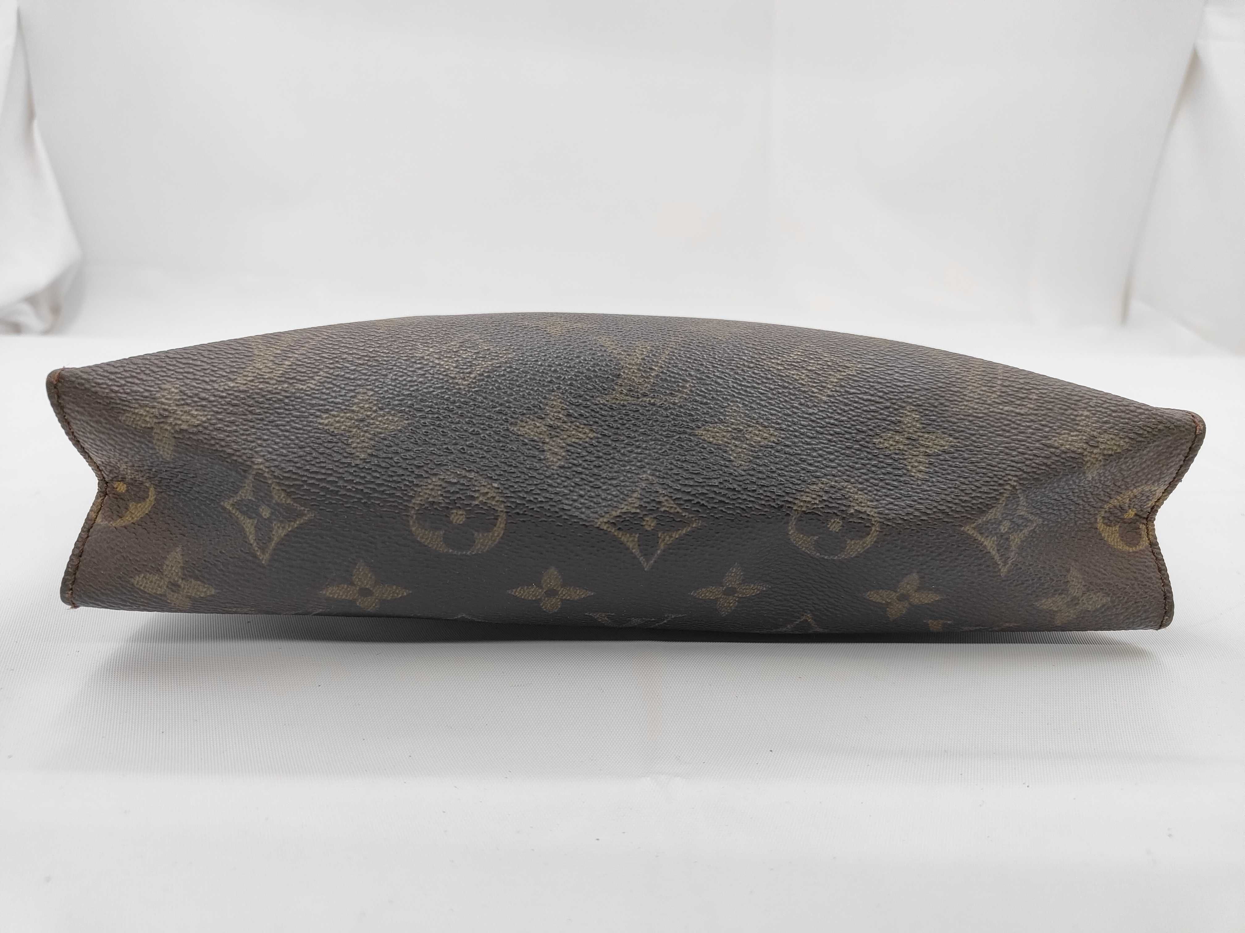 Monogram Pochette Toilette 26 TH8903 Pouch — view 3