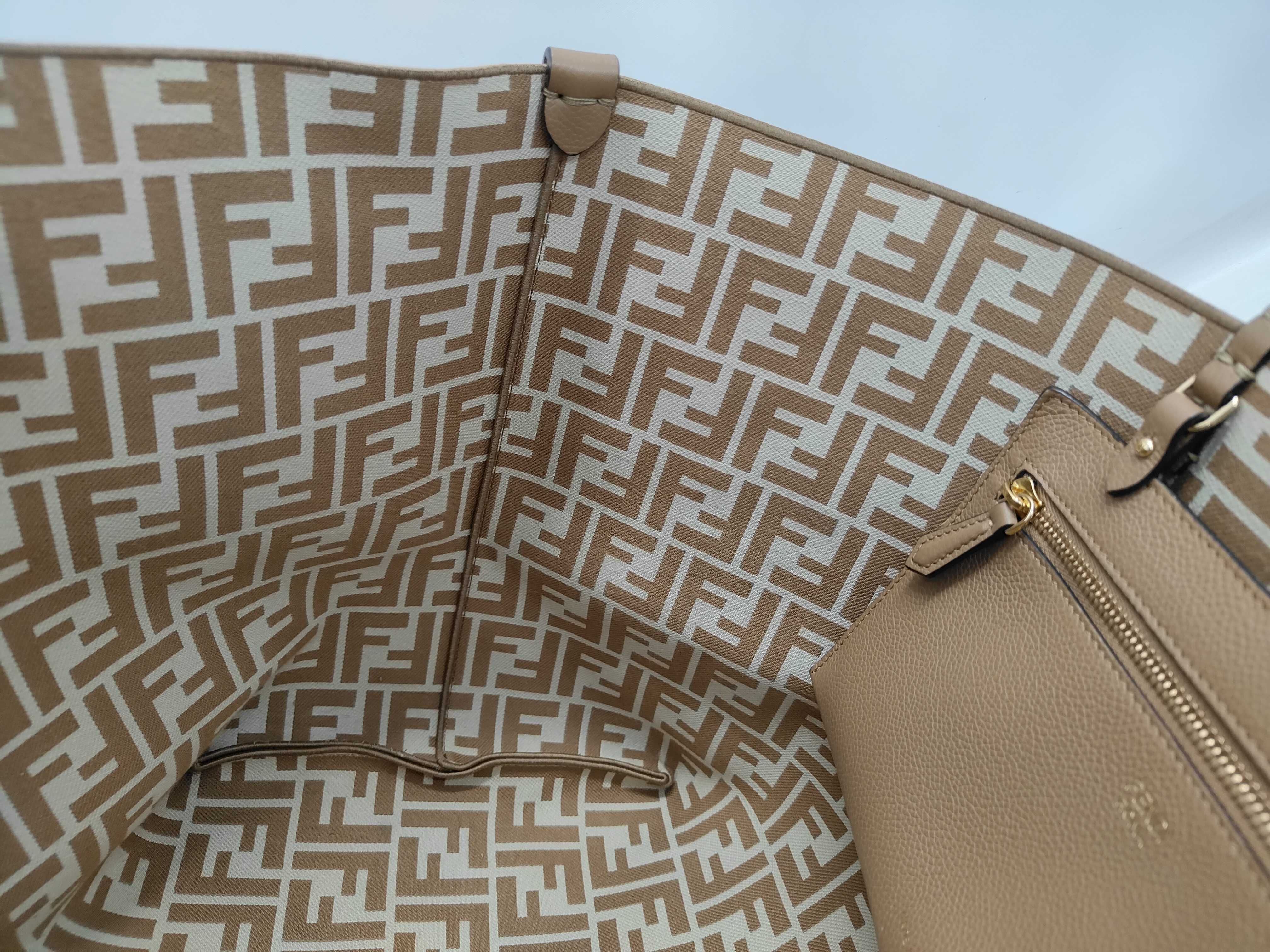 Roll Large Reversible Tote Bag 8BH425 Tote Bag — view 13