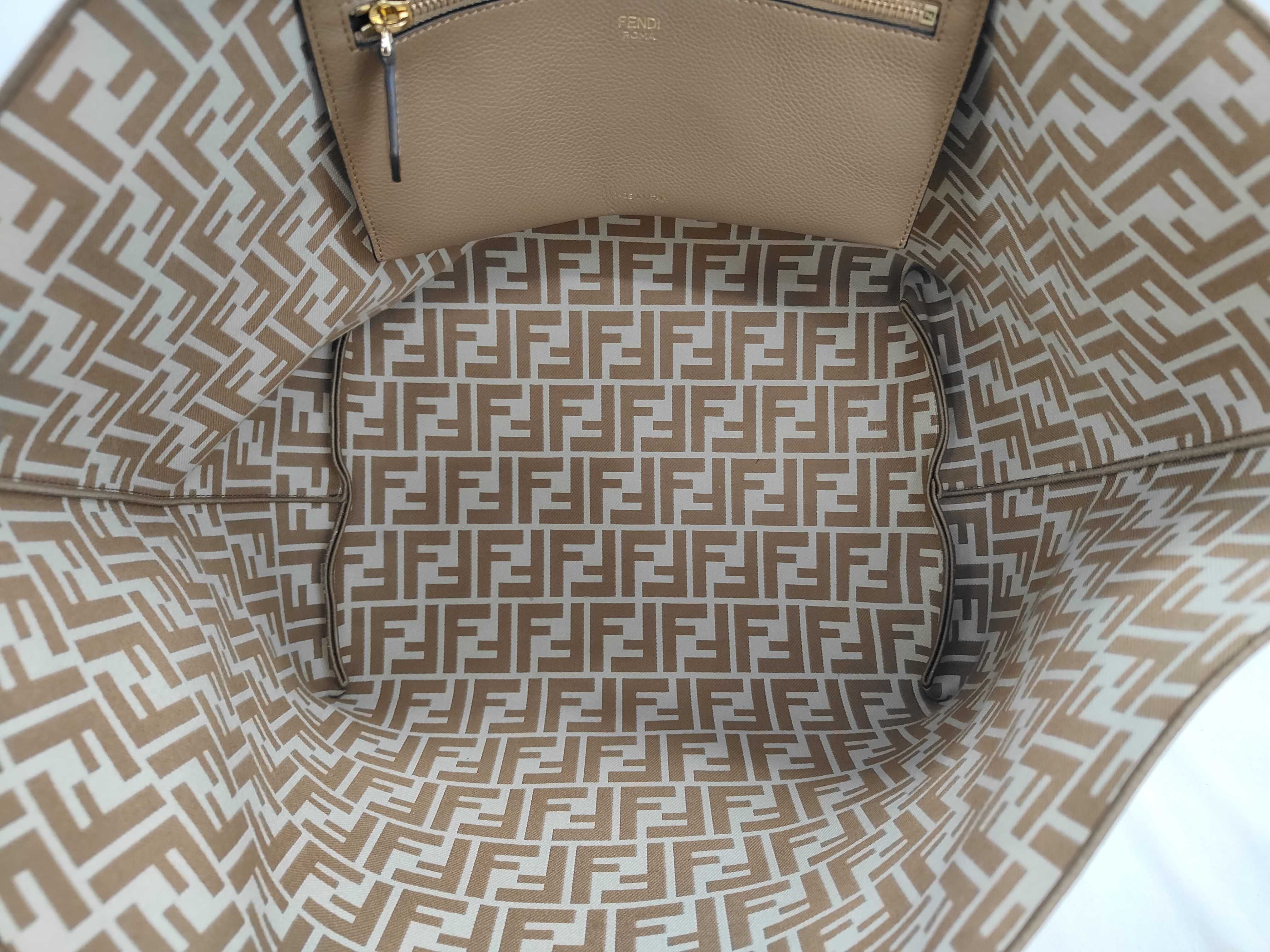 Roll Large Reversible Tote Bag 8BH425 Tote Bag — view 9