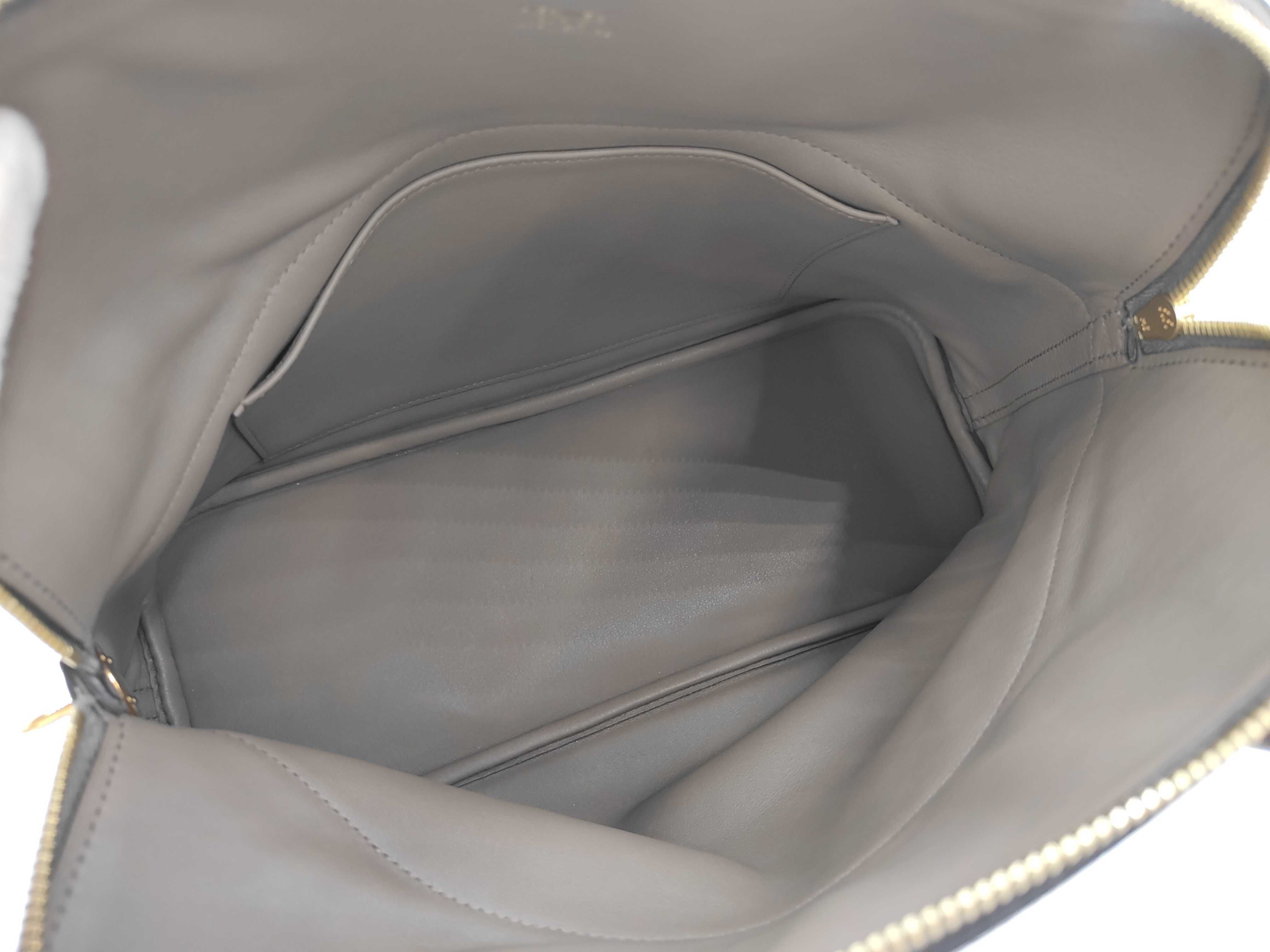 Bolide 31 Handbag in Taurillon Clemence Leather, Etoupe Leather, Gold Hardware, C Stamp — view 9