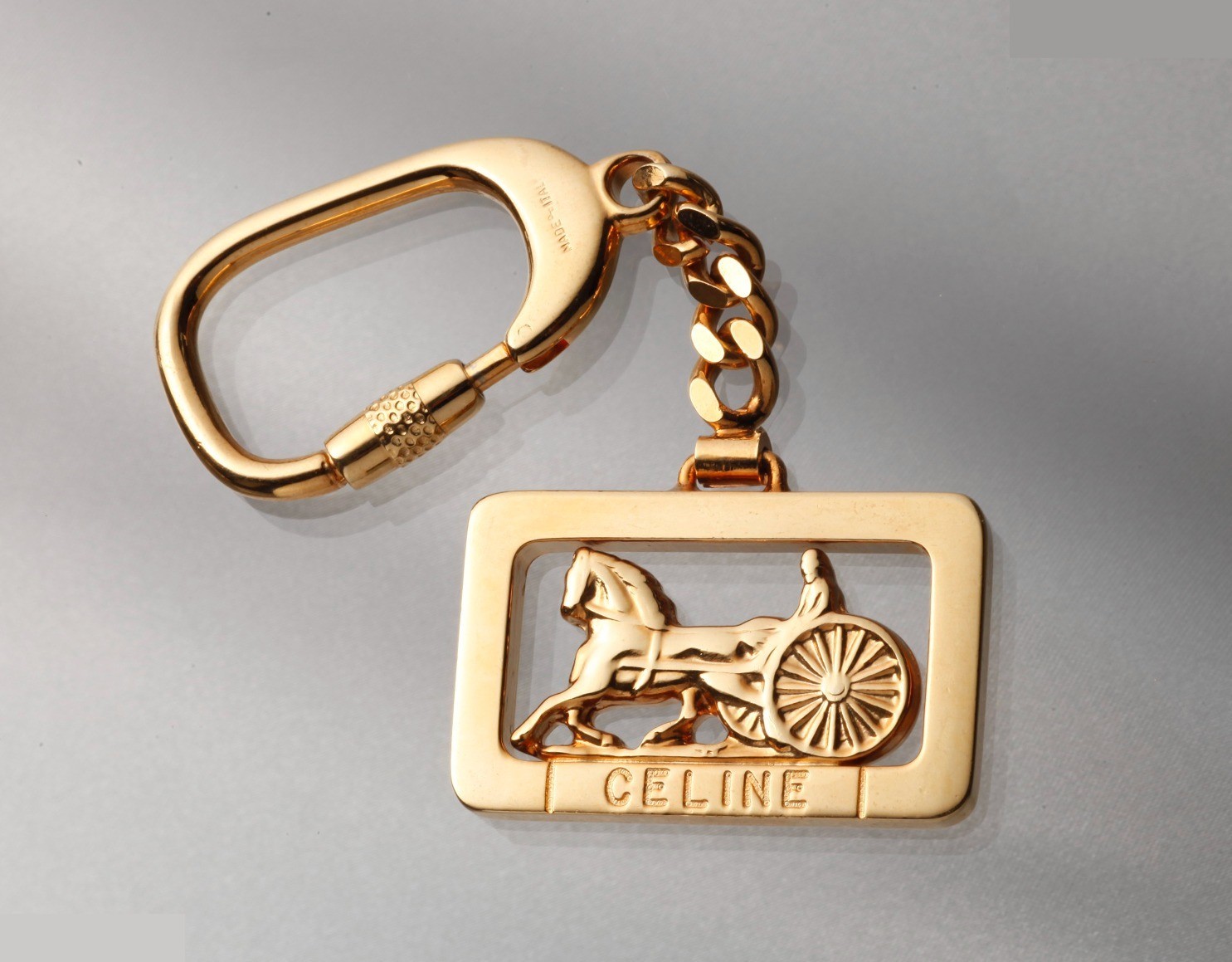 Other items: Small accessories, phone straps, keychains — view 2