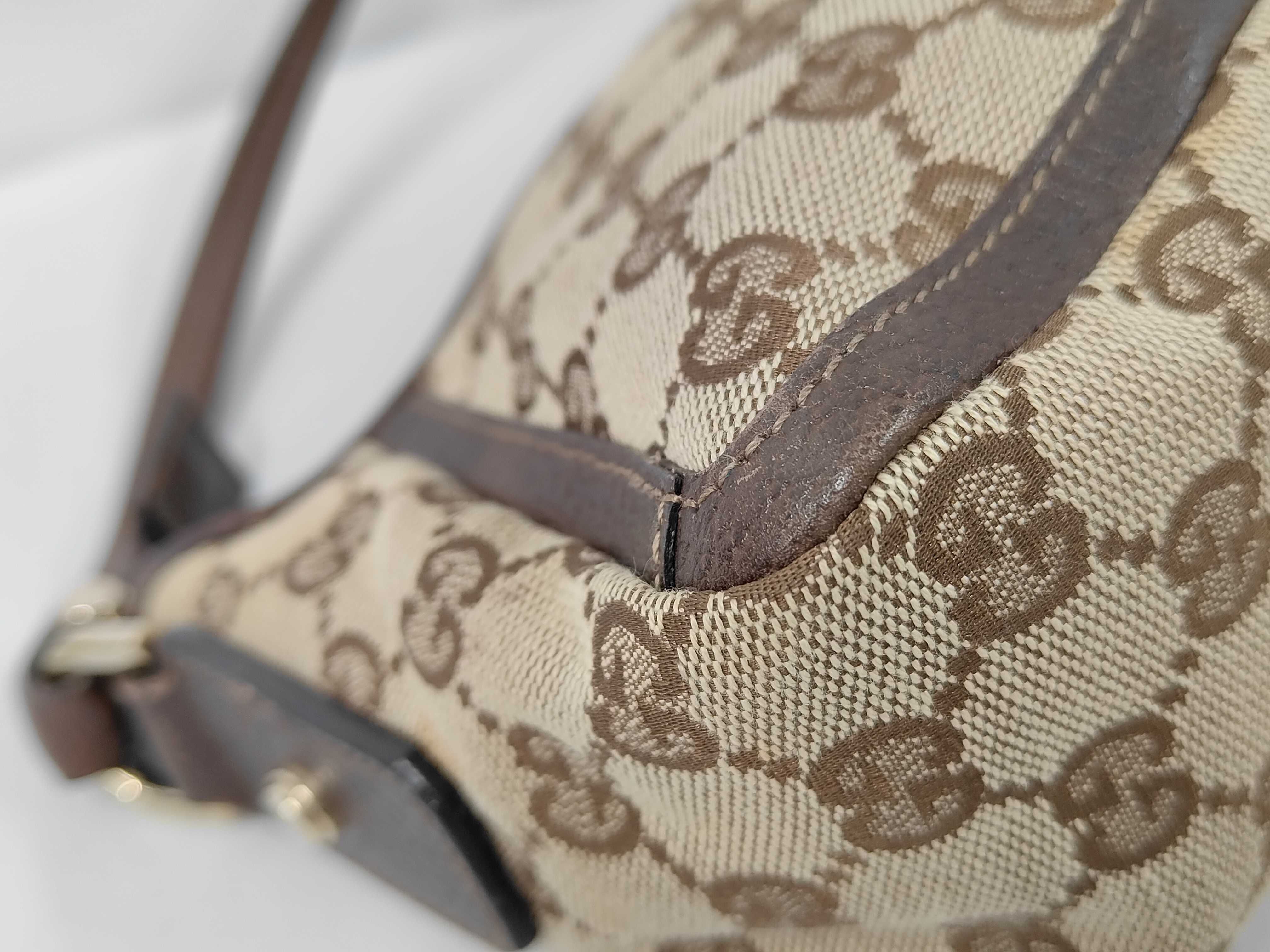GG Canvas Abbey Handbag Accessory Pouch Shoulder Bag — view 4