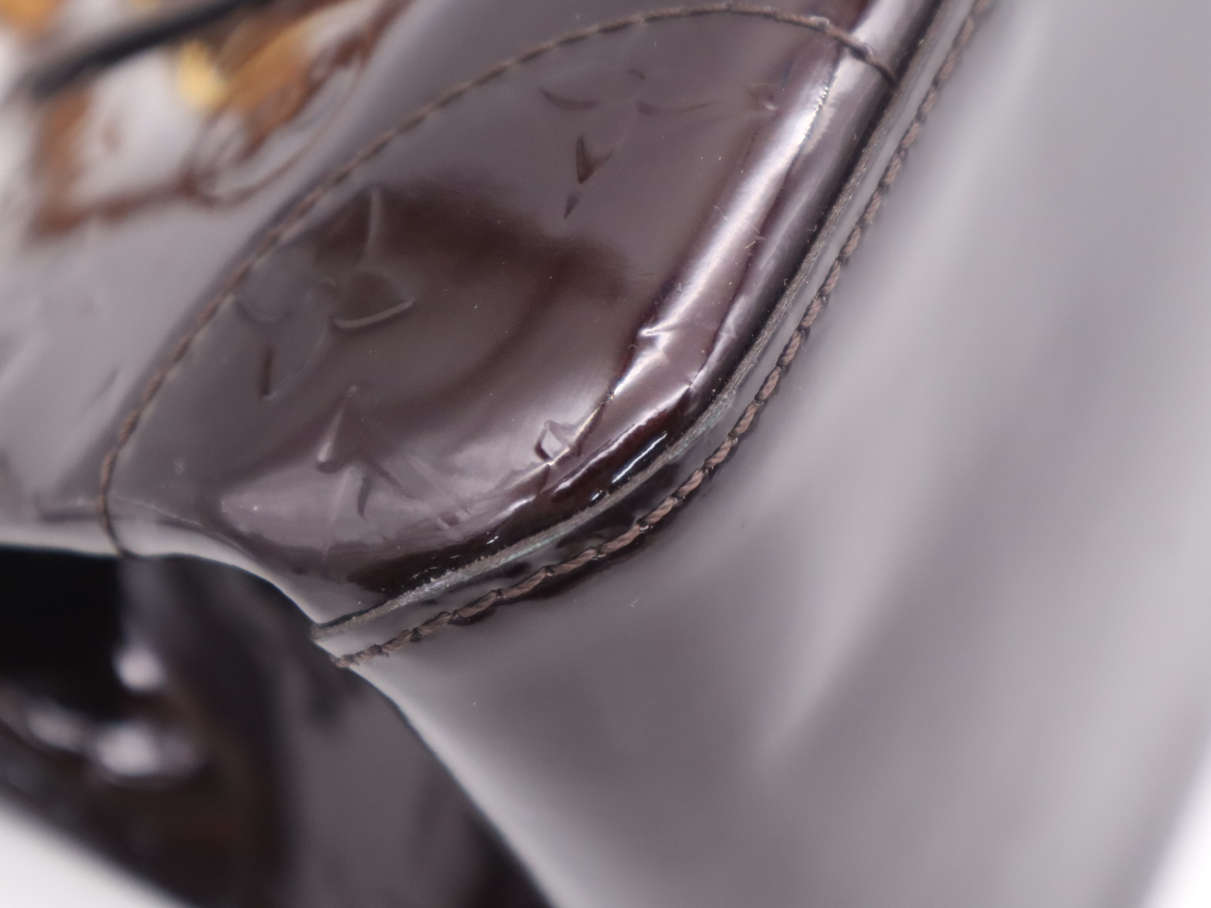 M93510 Vernis Rosewood Avenue Amarante Shoulder Bag — view 10
