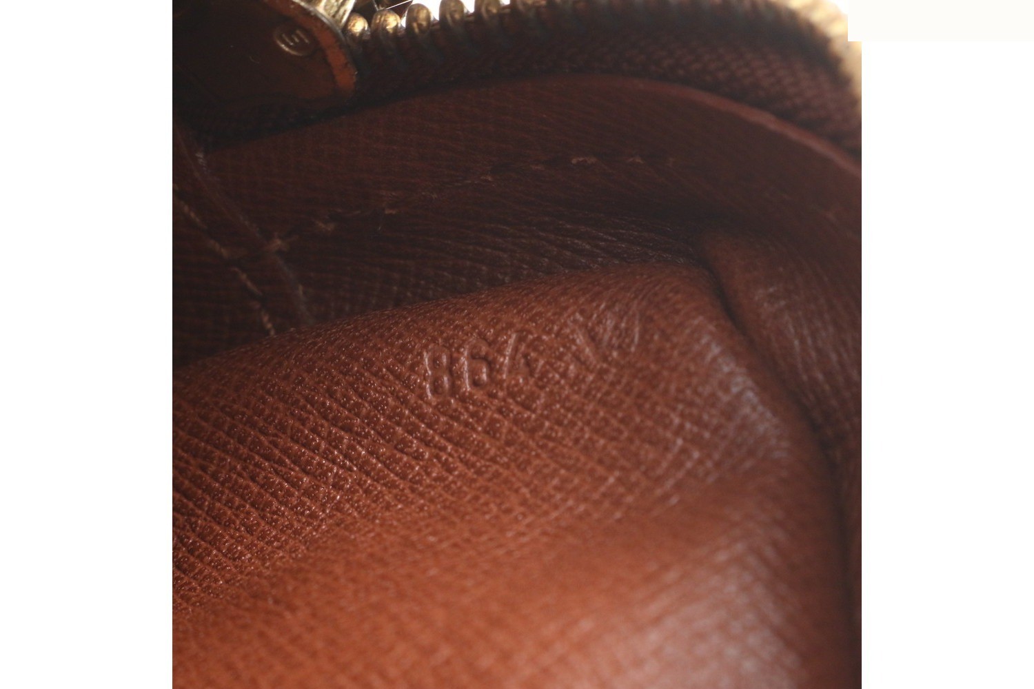 Epi Jeune Fille M52156 Leather Shoulder Bag — view 10