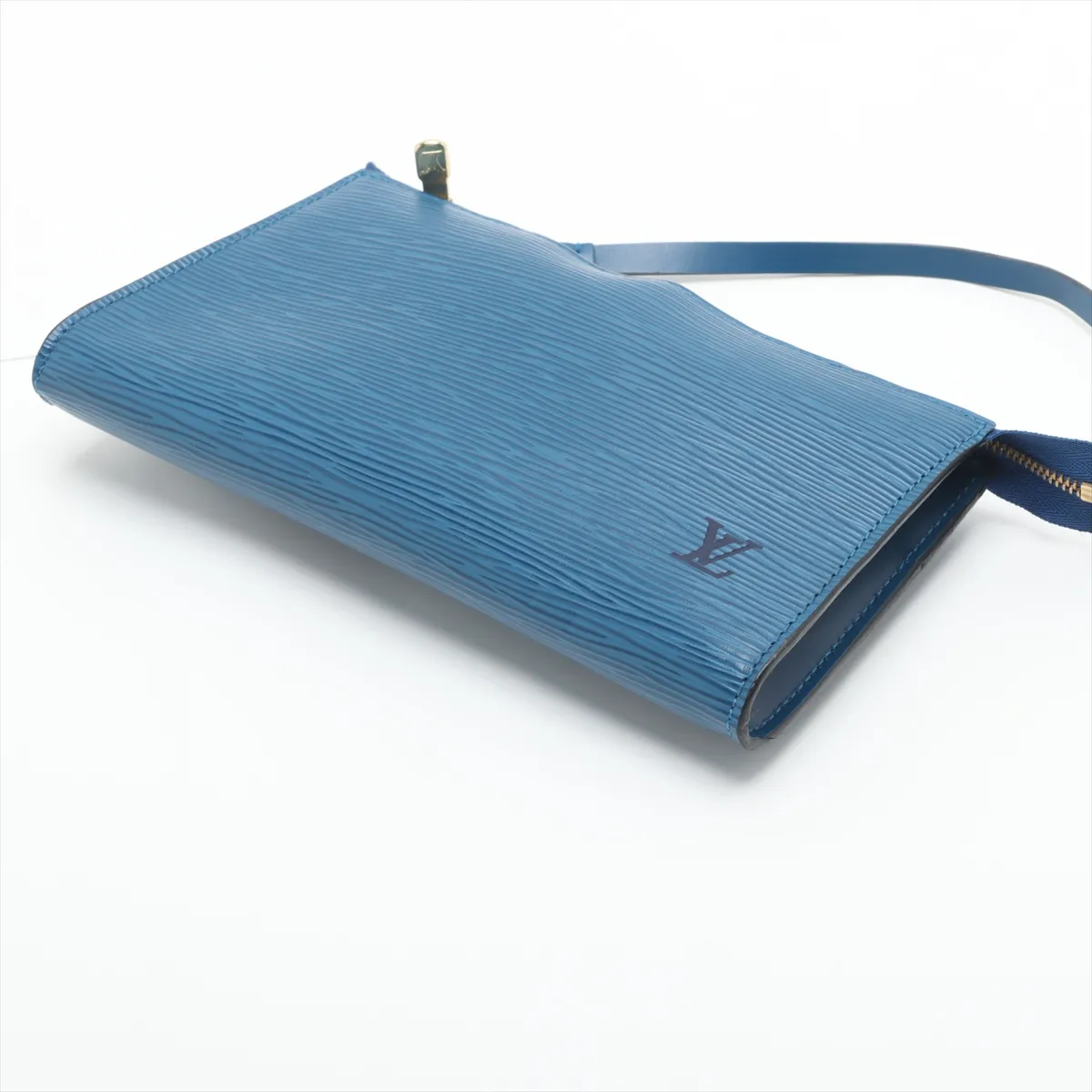 Epi Pochette Accessoire M52945 AR0995 Blue — view 3