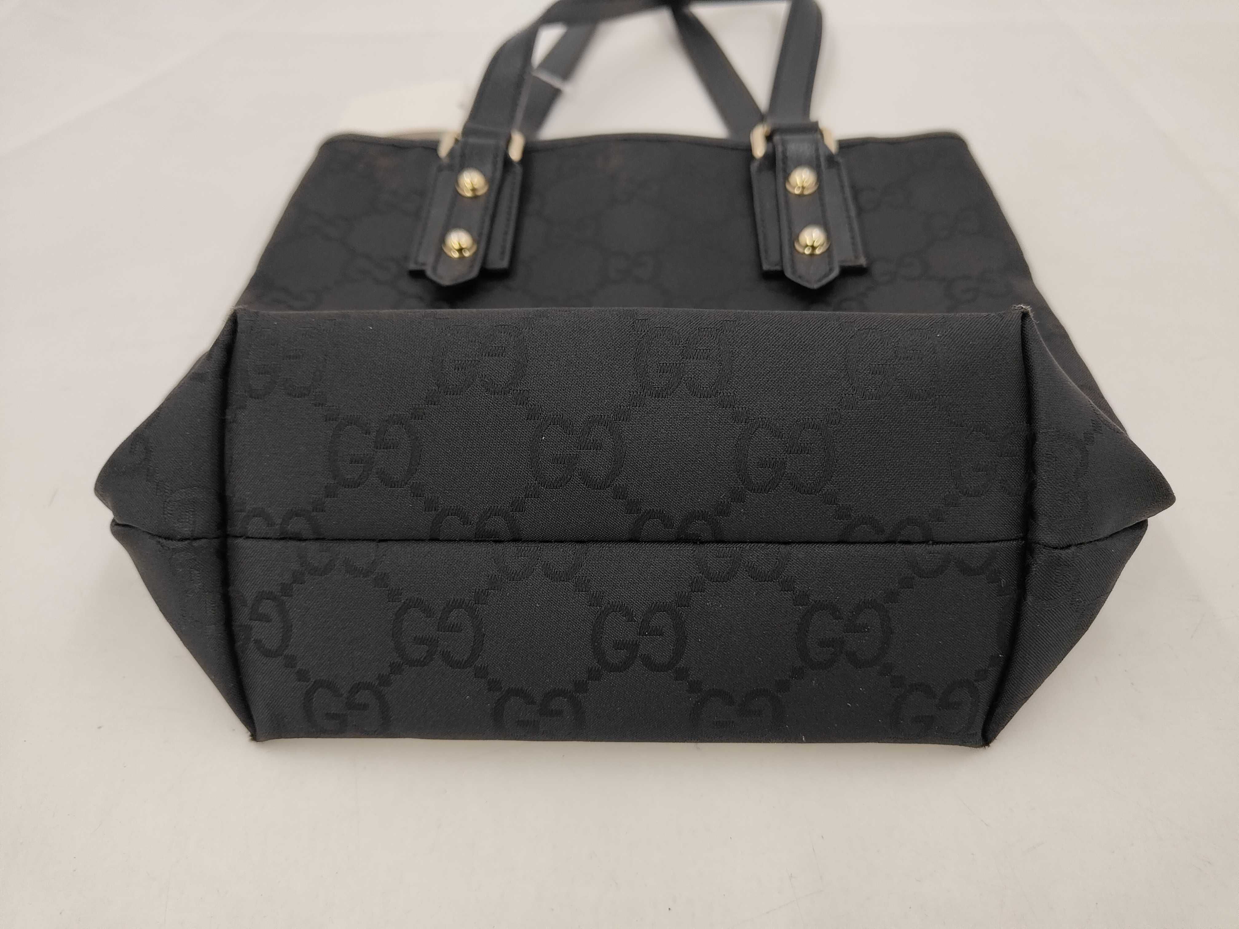 GG Canvas 257250 Handbag — view 3