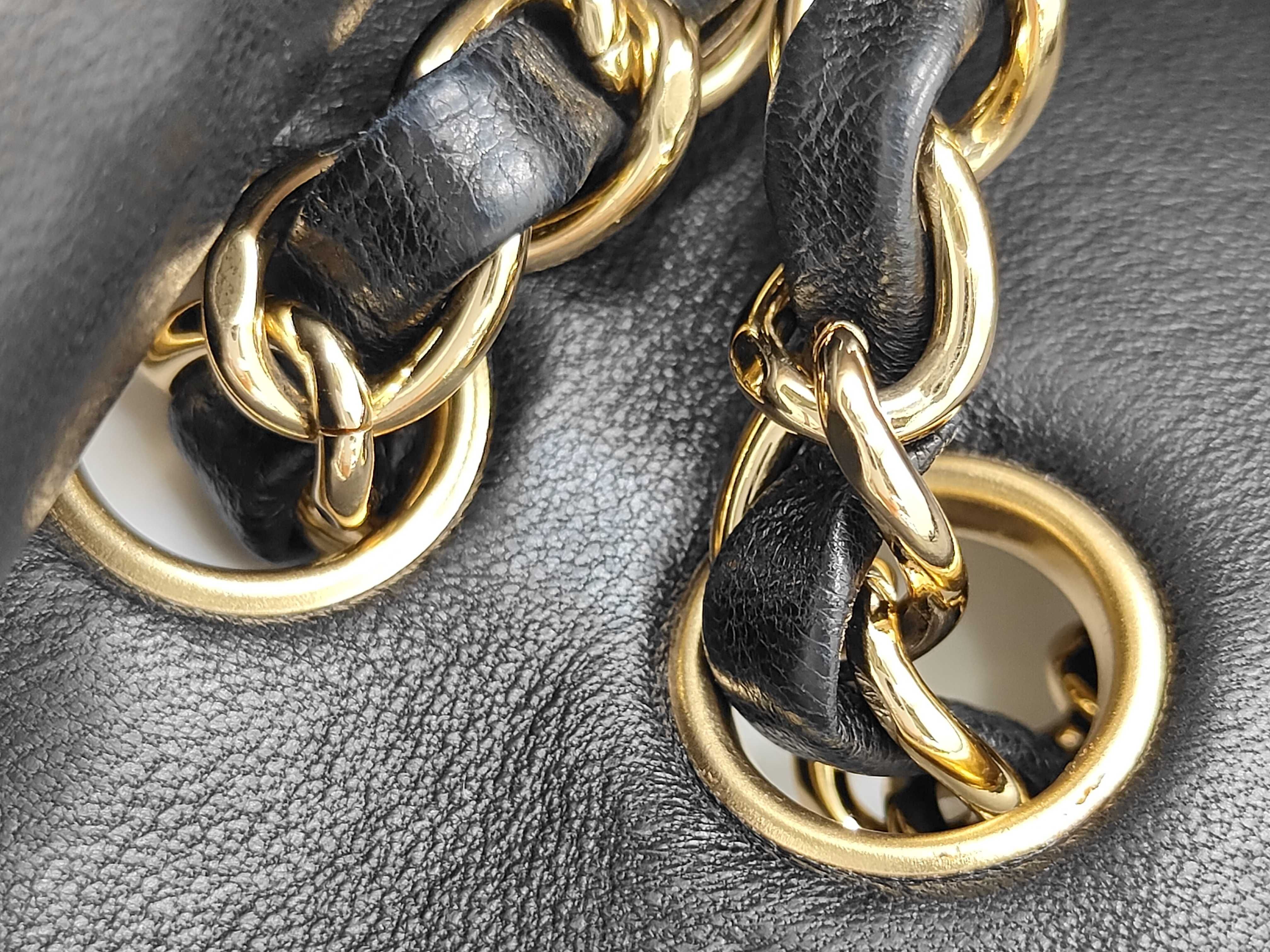 Matelassé 25 Double Flap Lambskin Chain Shoulder Bag (Serial Number 18) — view 11