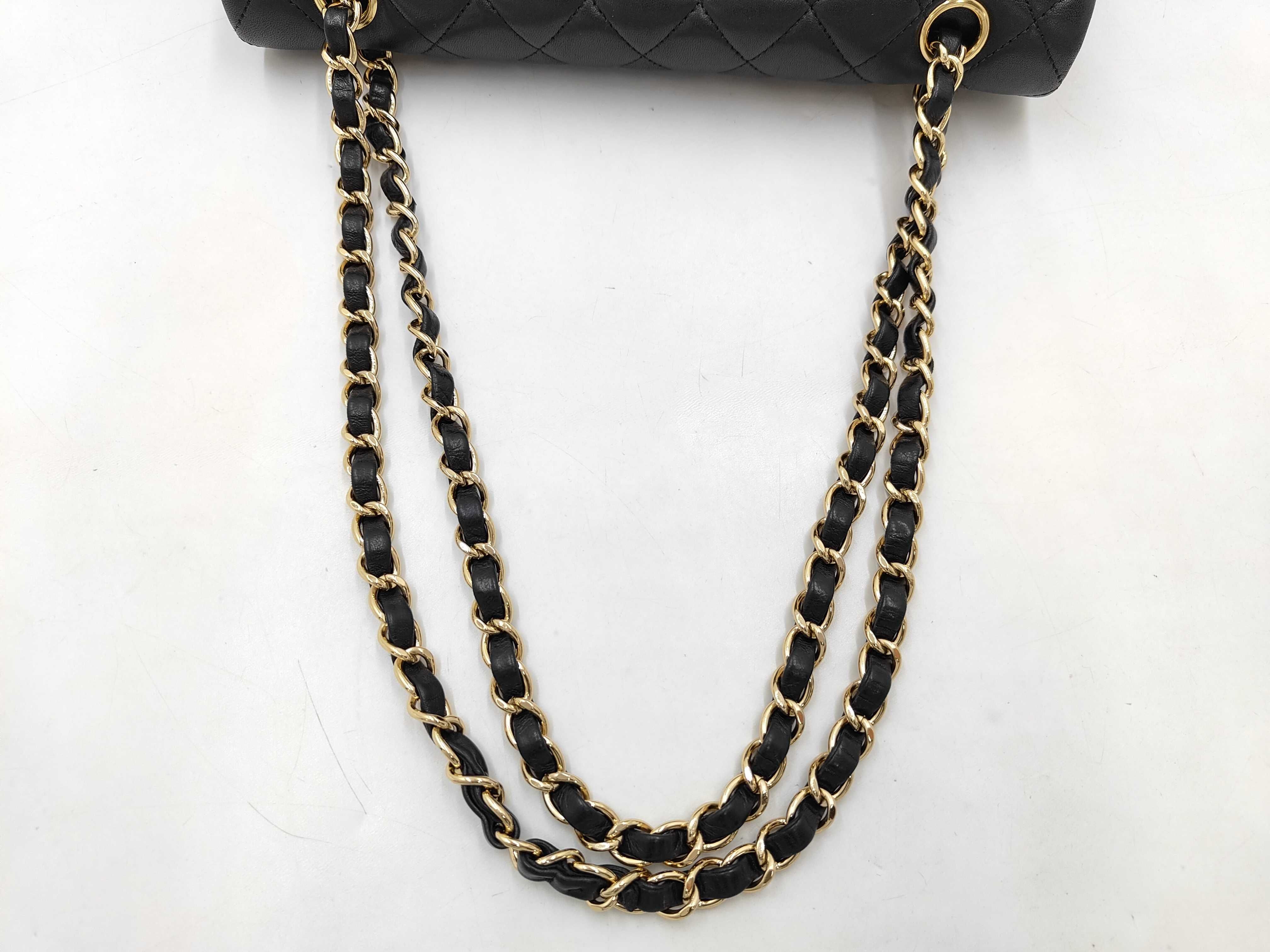 Matelassé 25 Double Flap Lambskin Chain Shoulder Bag (Serial Number 18) — view 3