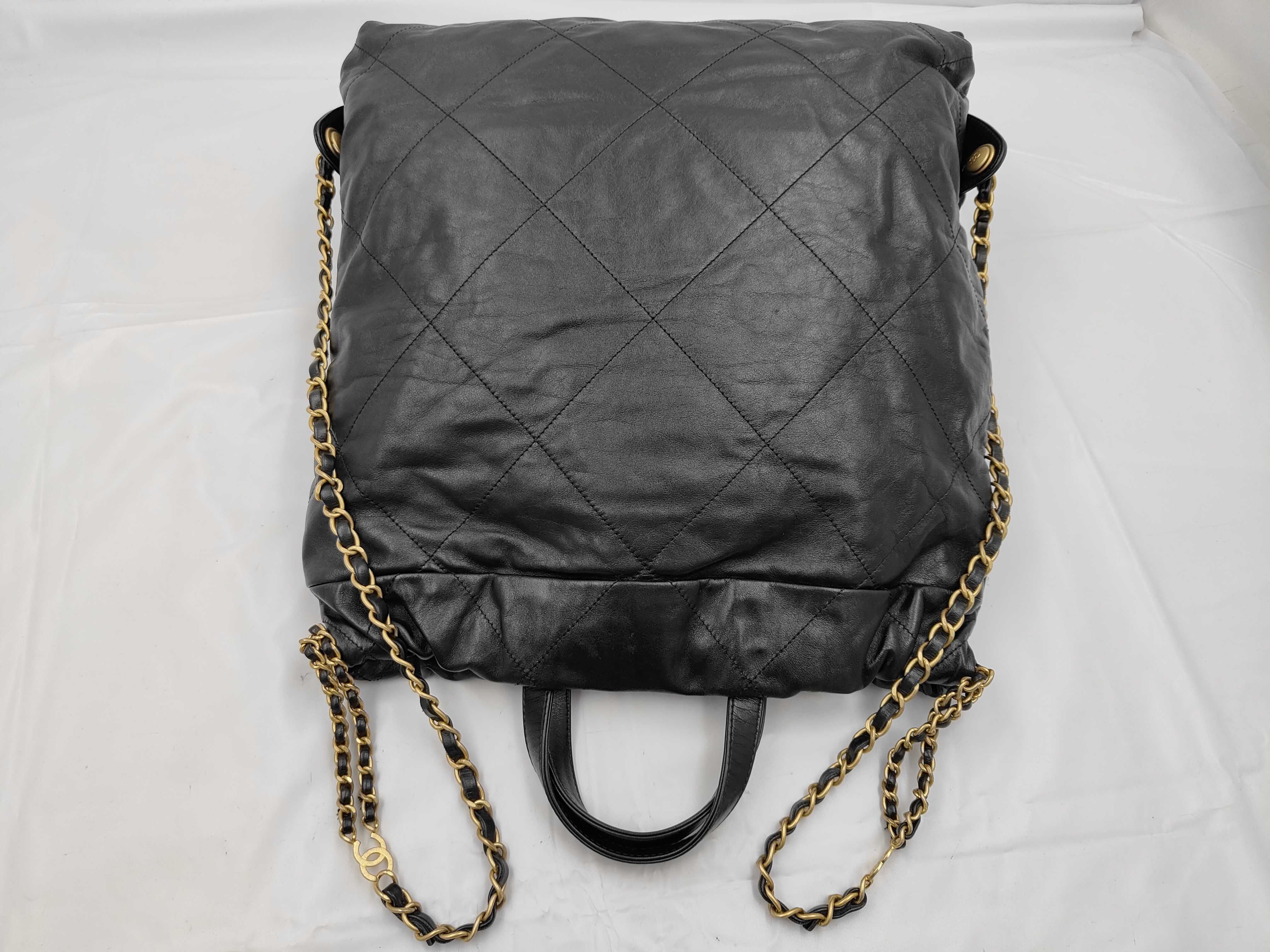 22 Medium Random Serial Number Lambskin Black Gold Bag — view 3