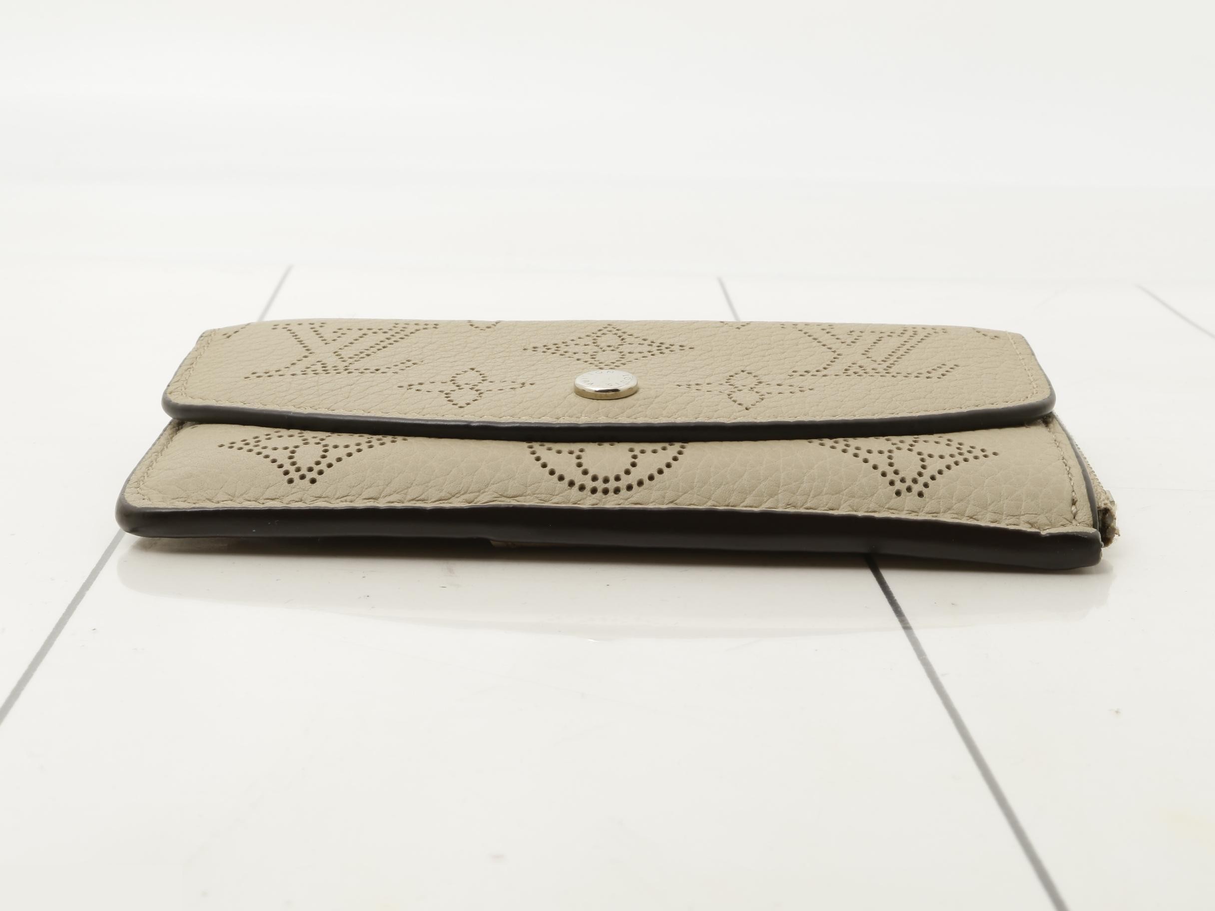 Monogram Mahina Porte Carte Rect Verso — view 3