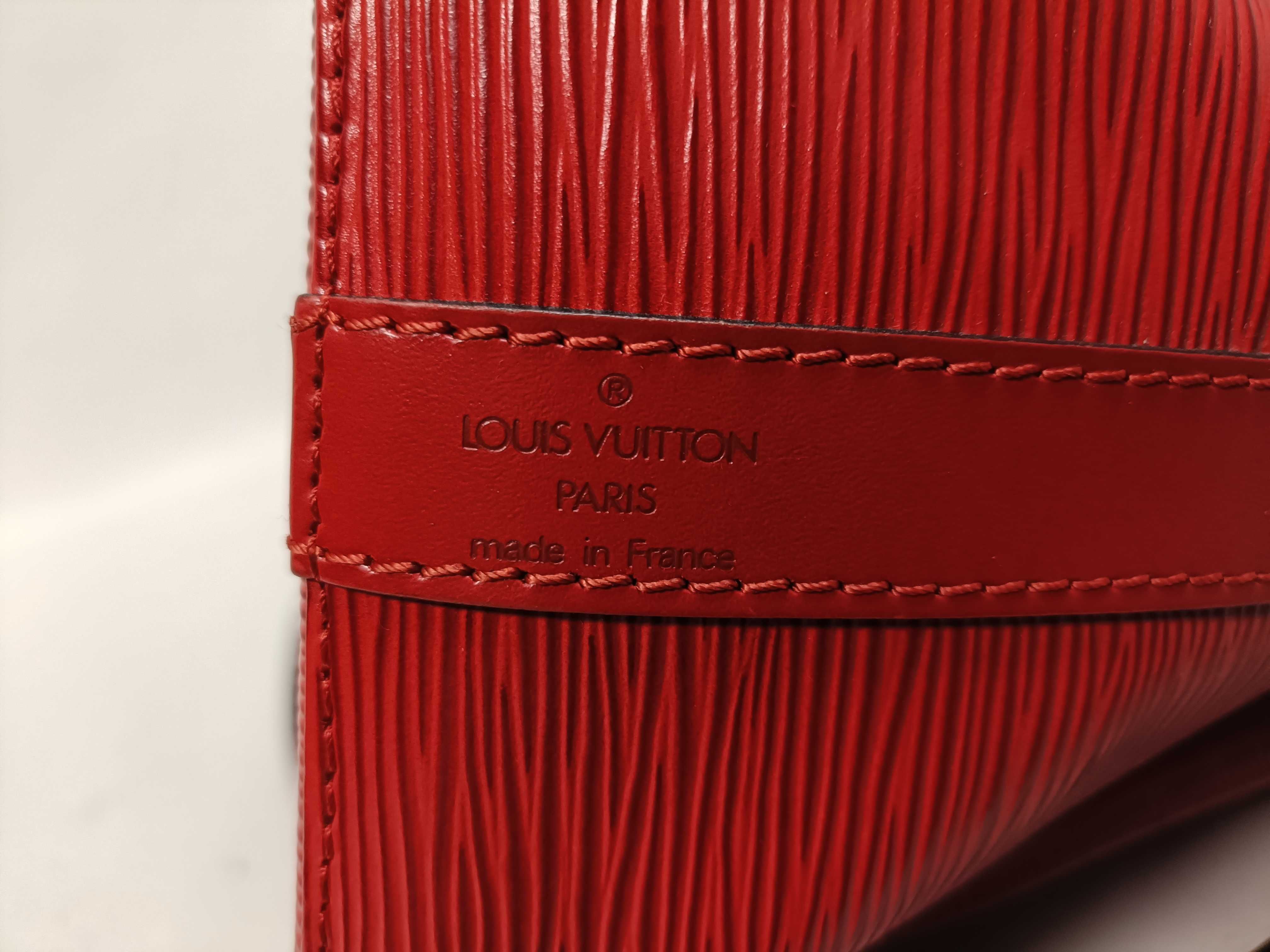 Epi Noé Shoulder Bag — view 11